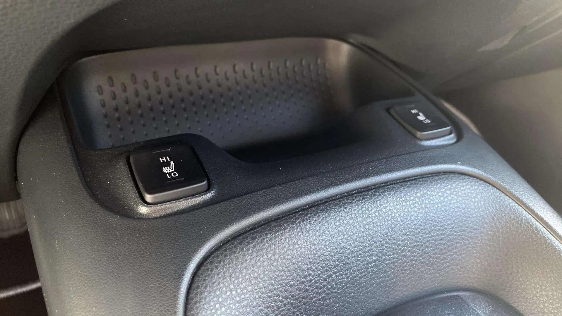 Toyota Corolla Cross Style Hybrid 140 - foto 18