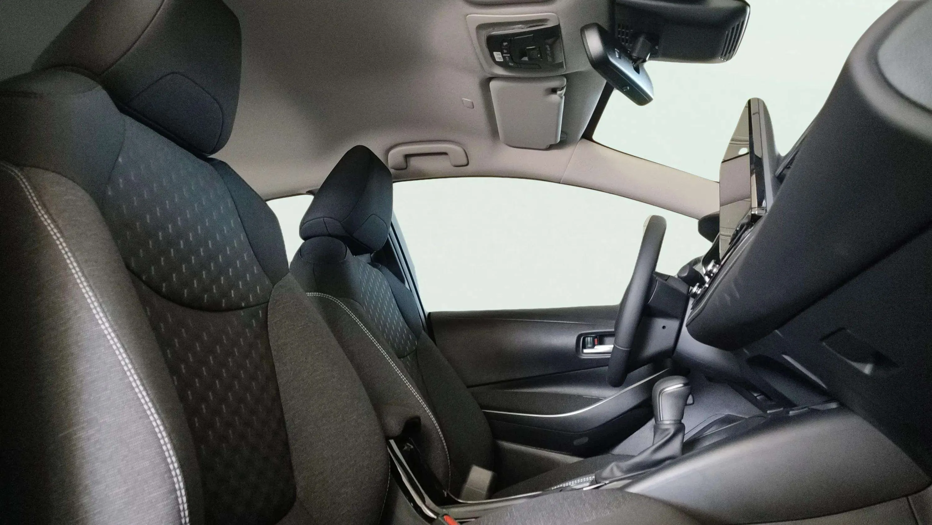 Toyota Corolla Cross Style Hybrid 140 - foto 18