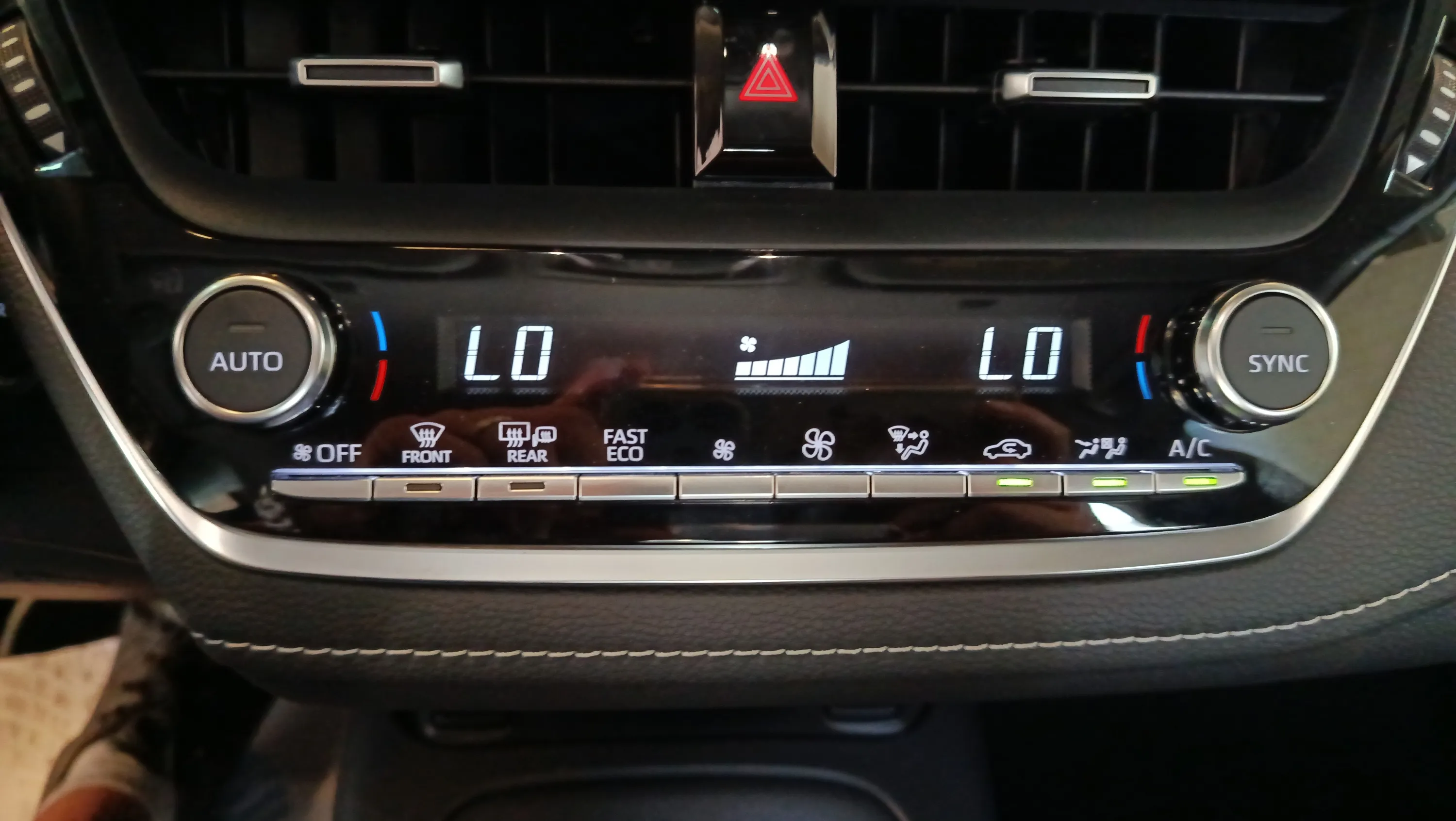 Toyota Corolla Cross Style Hybrid 140 - foto 18