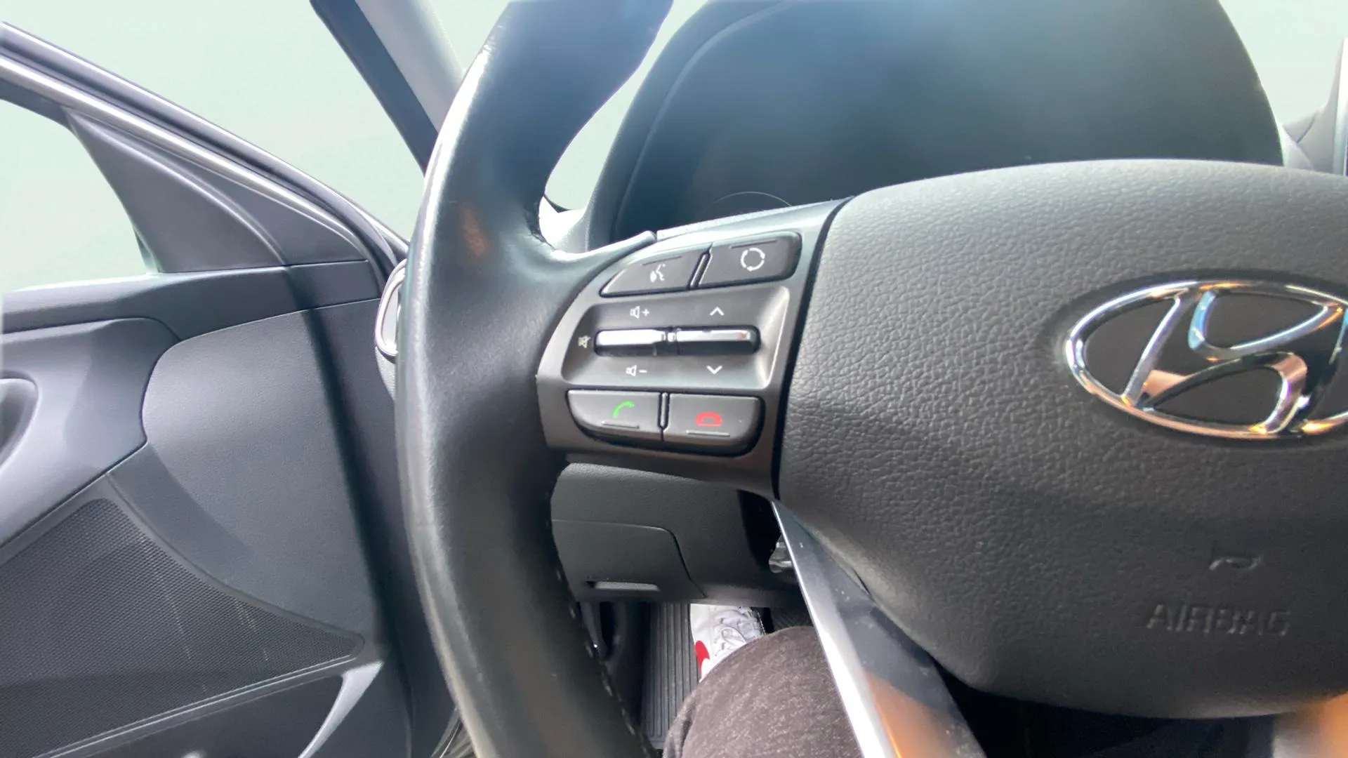 Hyundai i30 1.0 T-GDi Tecno Fastback - foto 20