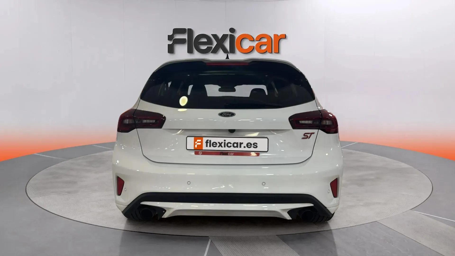 Ford Focus ST 2.3 EcoBoost - foto 6