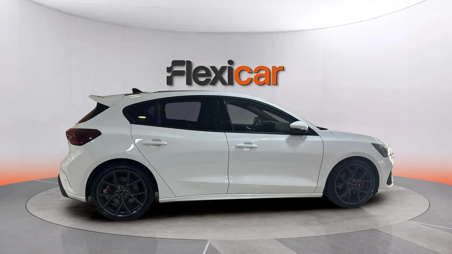 Ford Focus ST 2.3 EcoBoost - foto 8