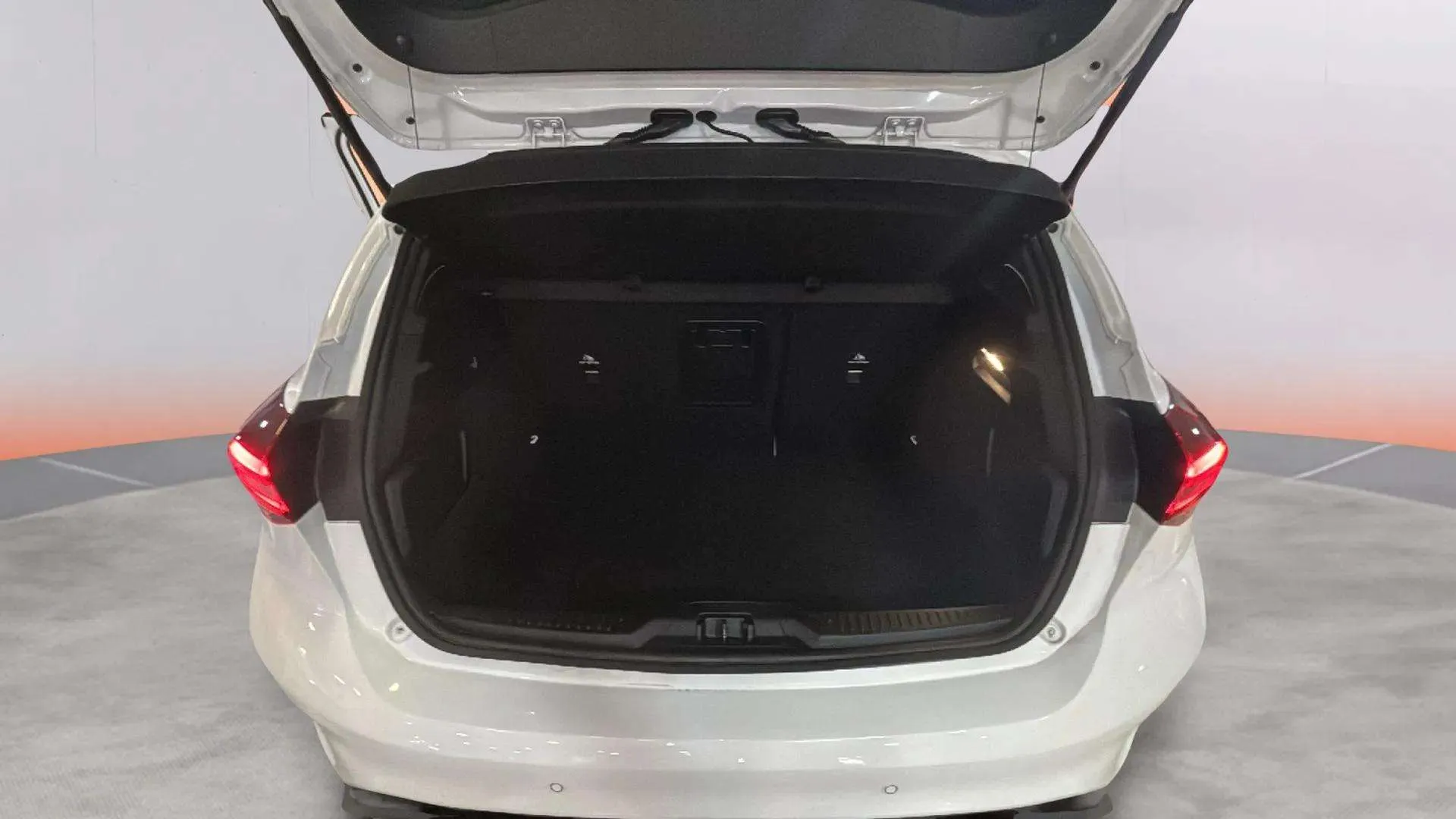Ford Focus ST 2.3 EcoBoost - foto 16