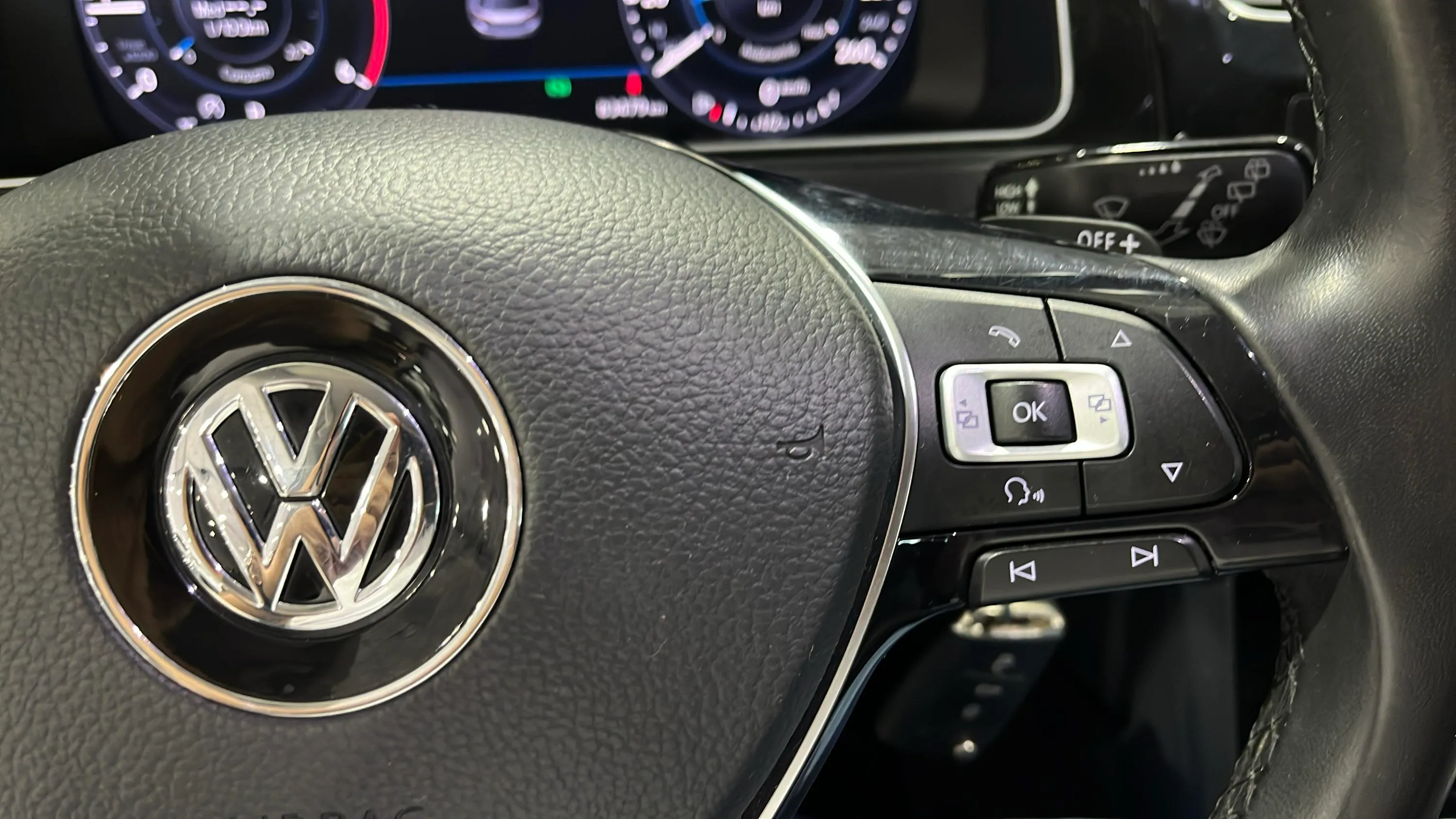 Volkswagen Golf Sport R-Line 2.0 TDI DSG - foto 17