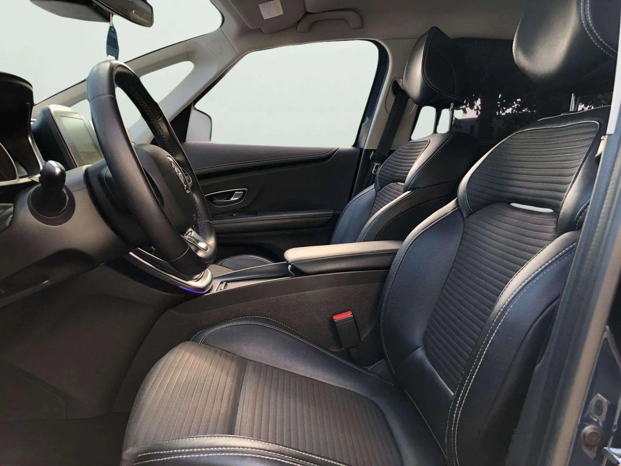 Renault Scénic Limited TCe GPF - foto 11