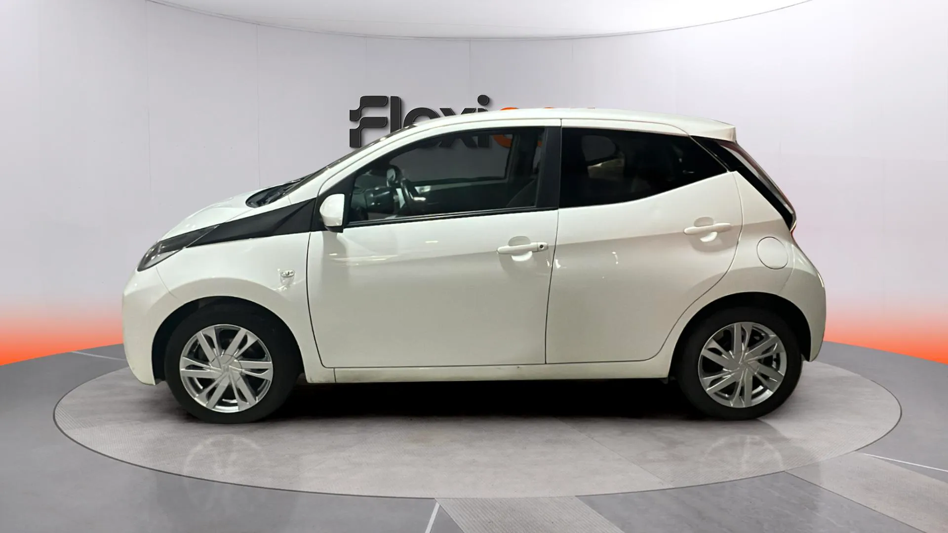 Toyota Aygo 1.0 70 x-play - foto 4