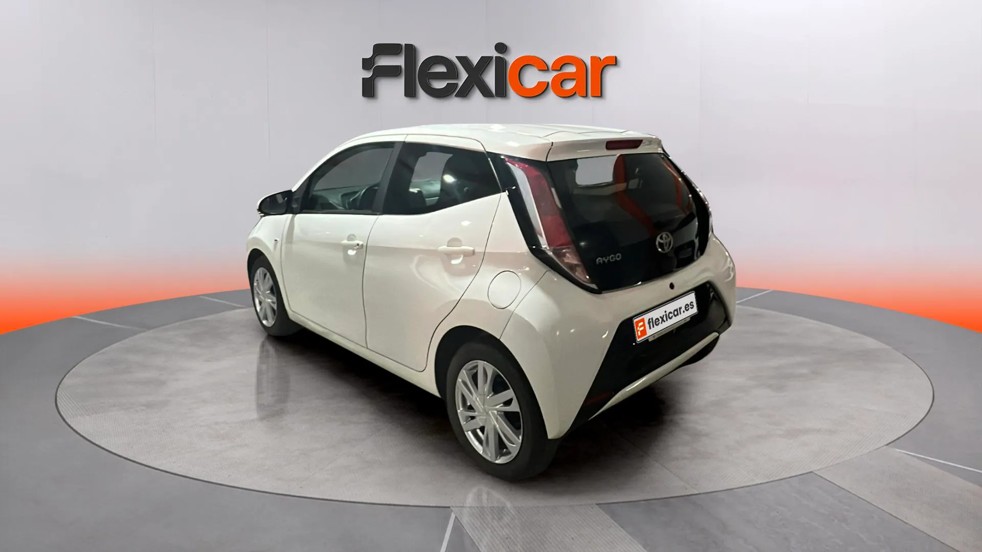 Toyota Aygo 1.0 70 x-play - foto 5