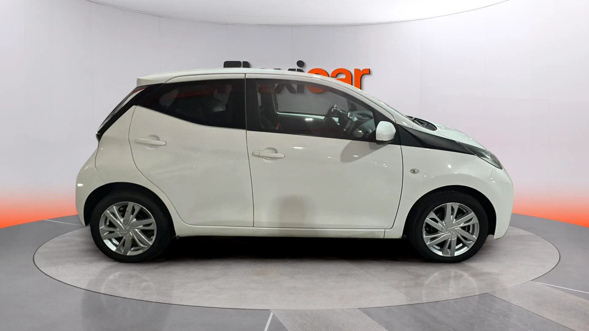 Toyota Aygo 1.0 70 x-play - foto 8