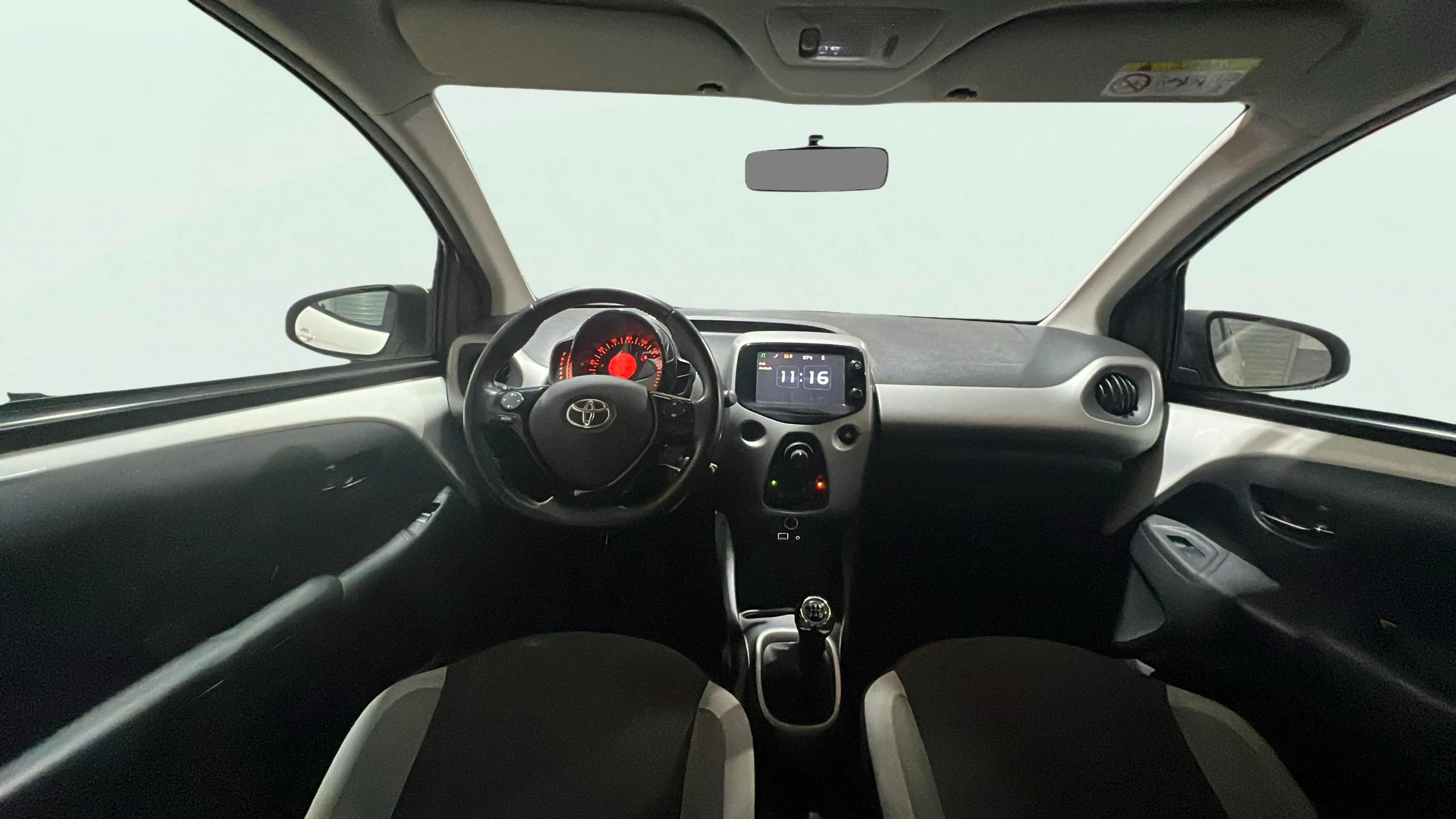 Toyota Aygo 1.0 70 x-play - foto 10