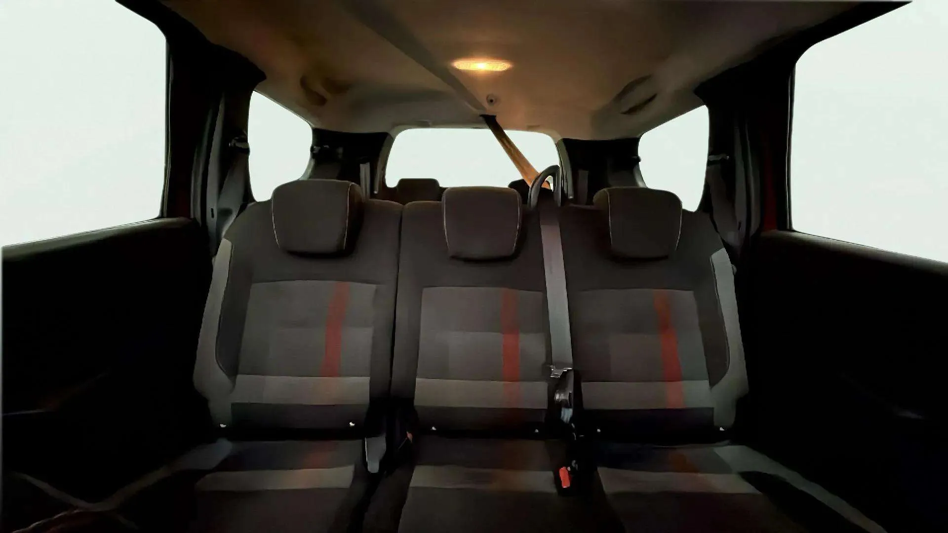 Dacia Lodgy Stepway Blue dCi 7 plazas 18 - foto 8