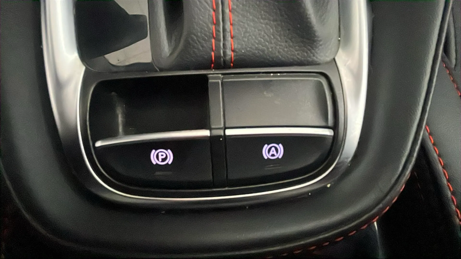 MG ZS 1.0T Luxury - foto 29