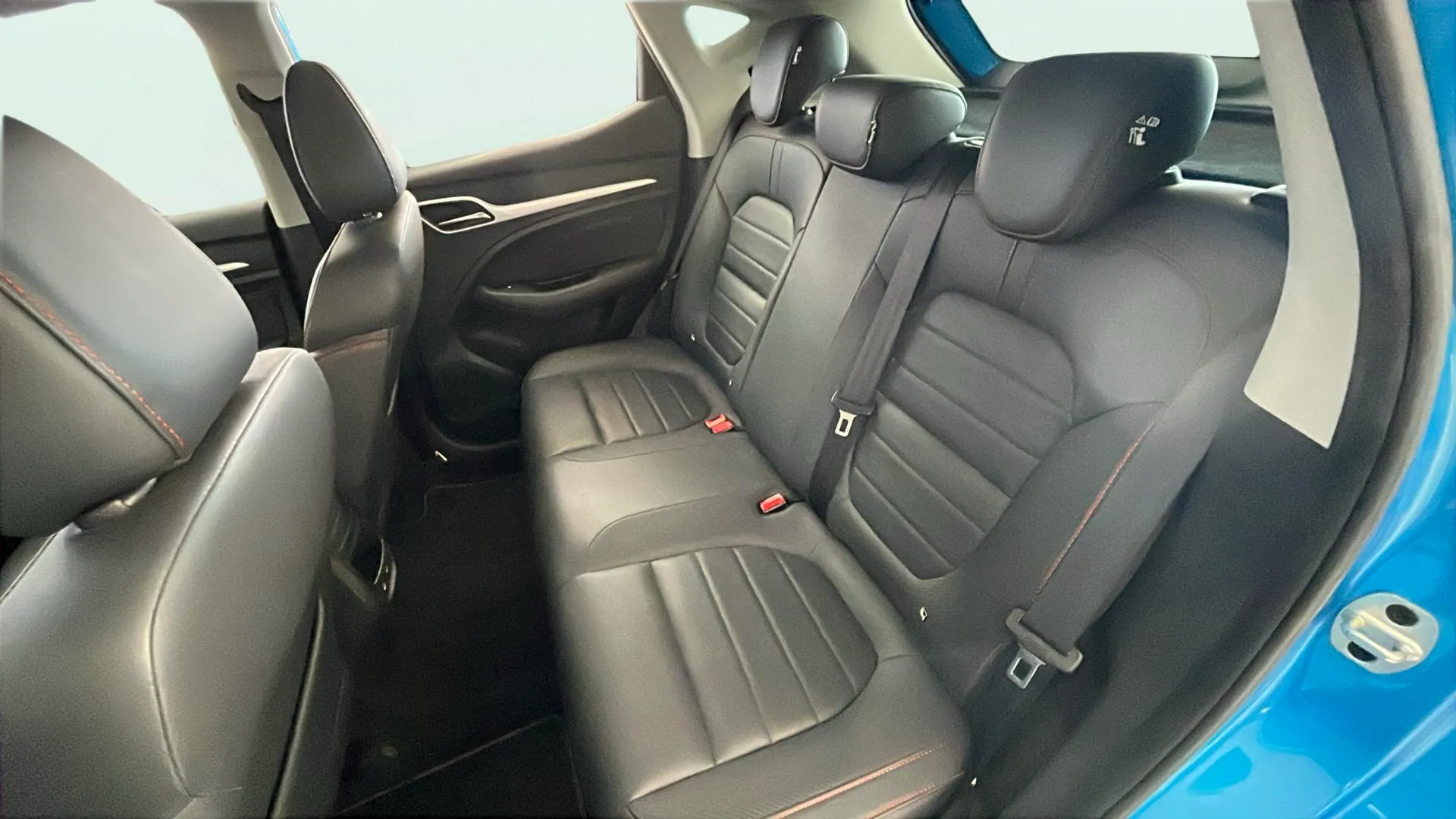 MG ZS 1.0T Luxury - foto 13