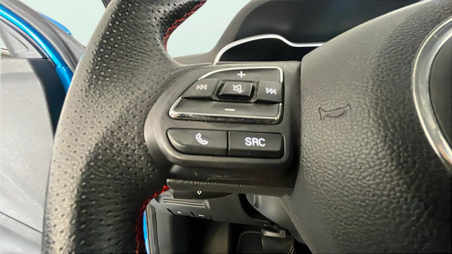MG ZS 1.0T Luxury - foto 22