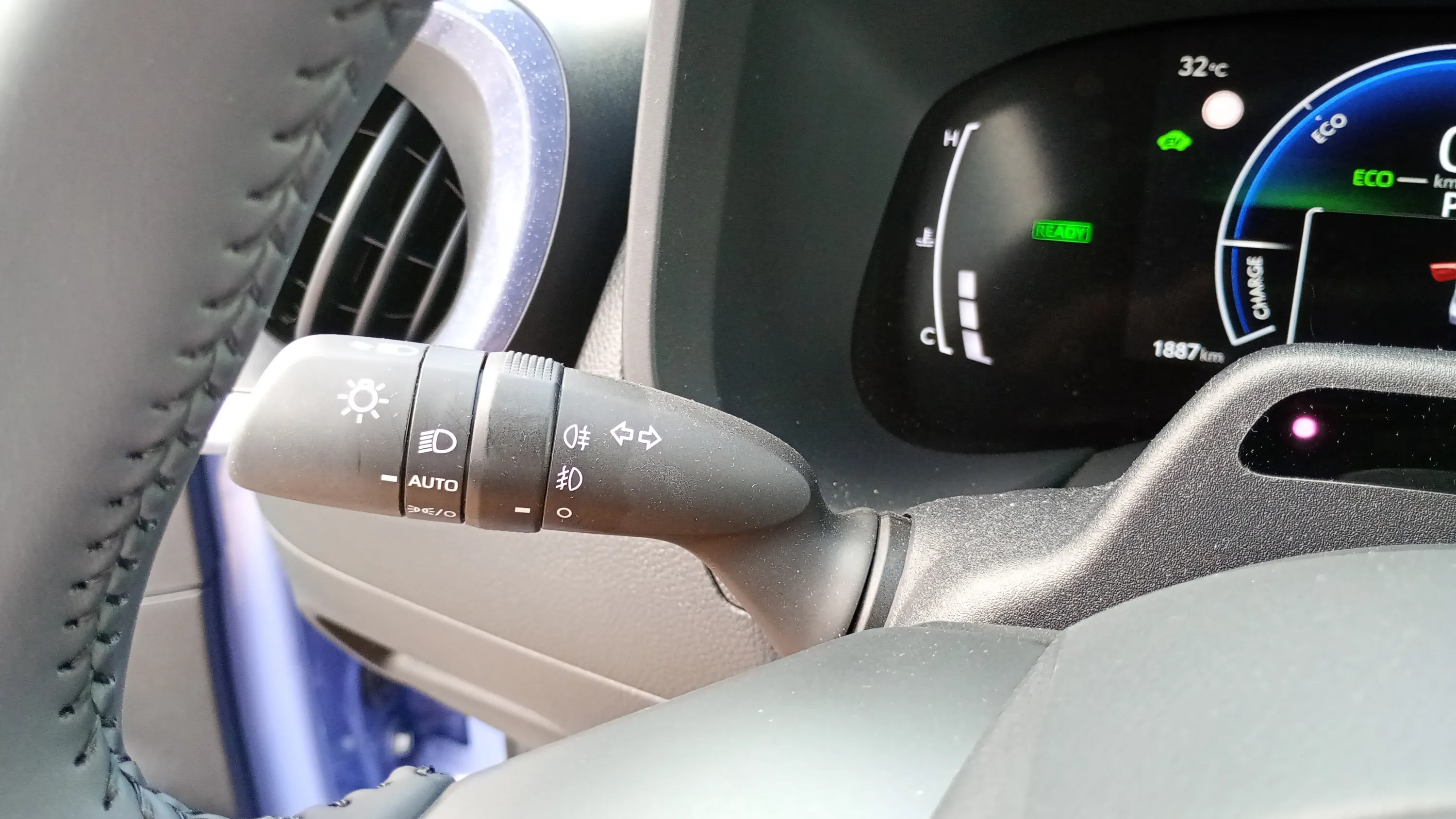 Toyota Aygo X Hybrid MC26 1.5 Like - foto 18