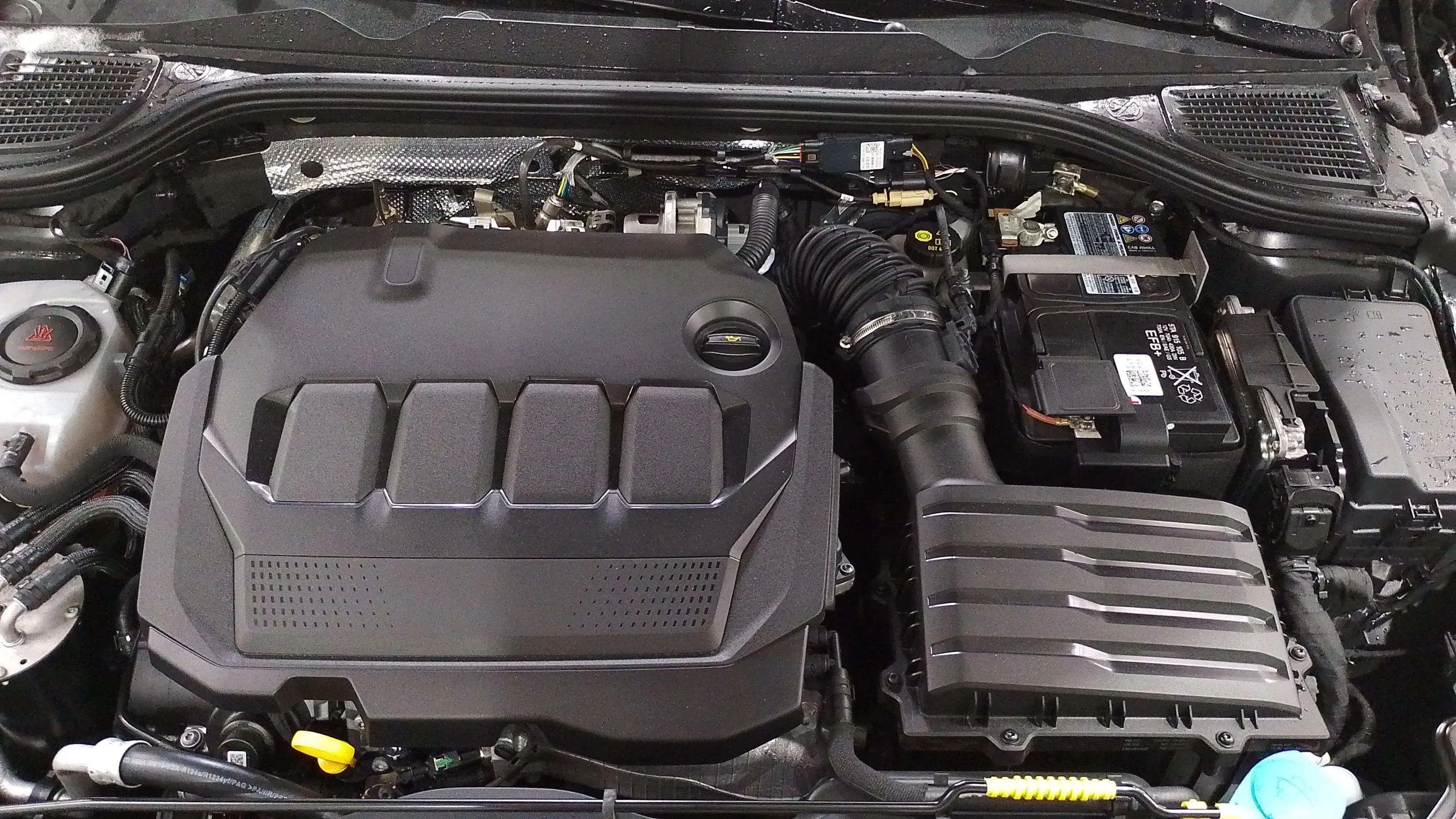 Volkswagen Golf GTD 2.0 TDI DSG - foto 29