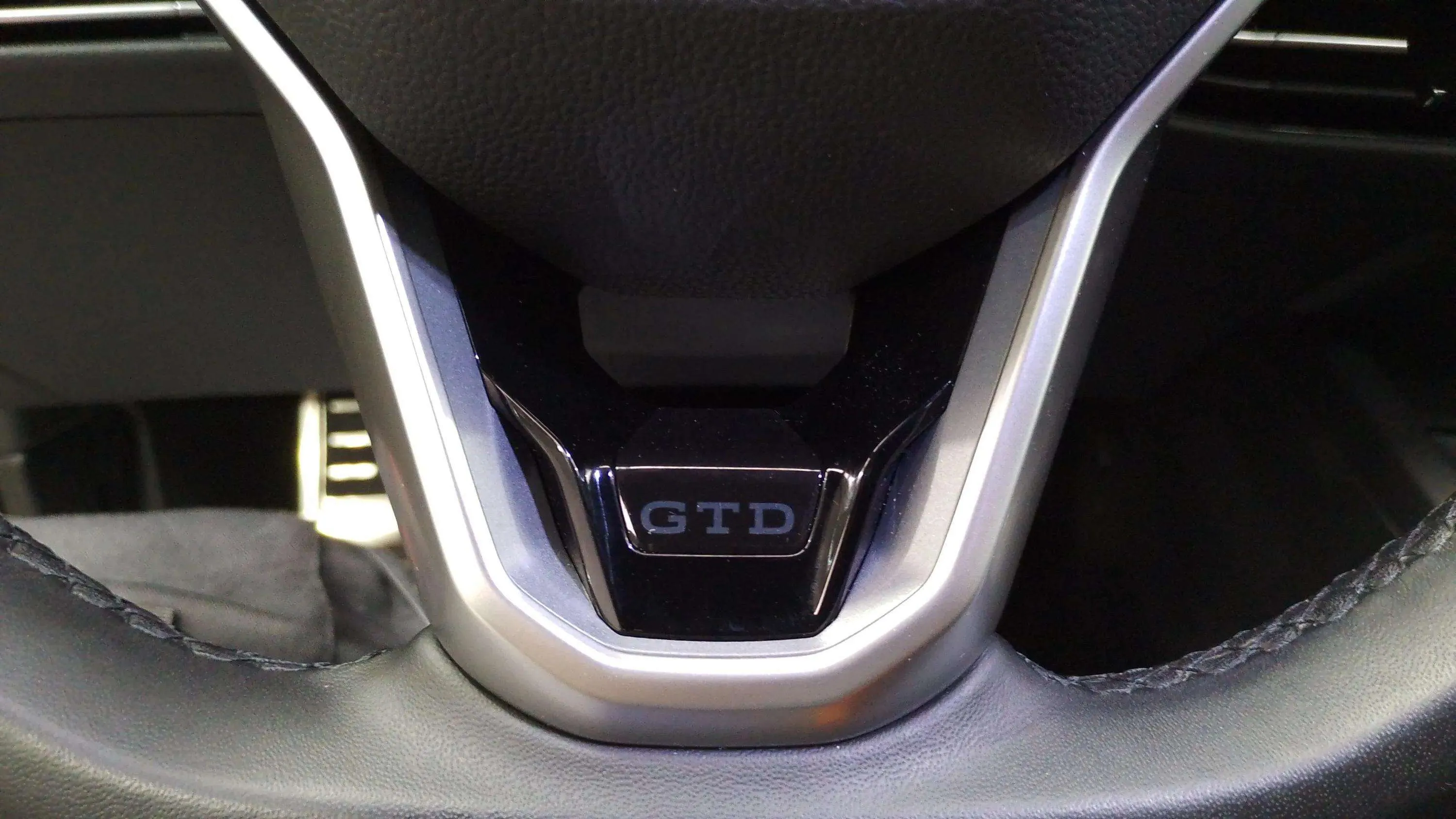 Volkswagen Golf GTD 2.0 TDI DSG - foto 24