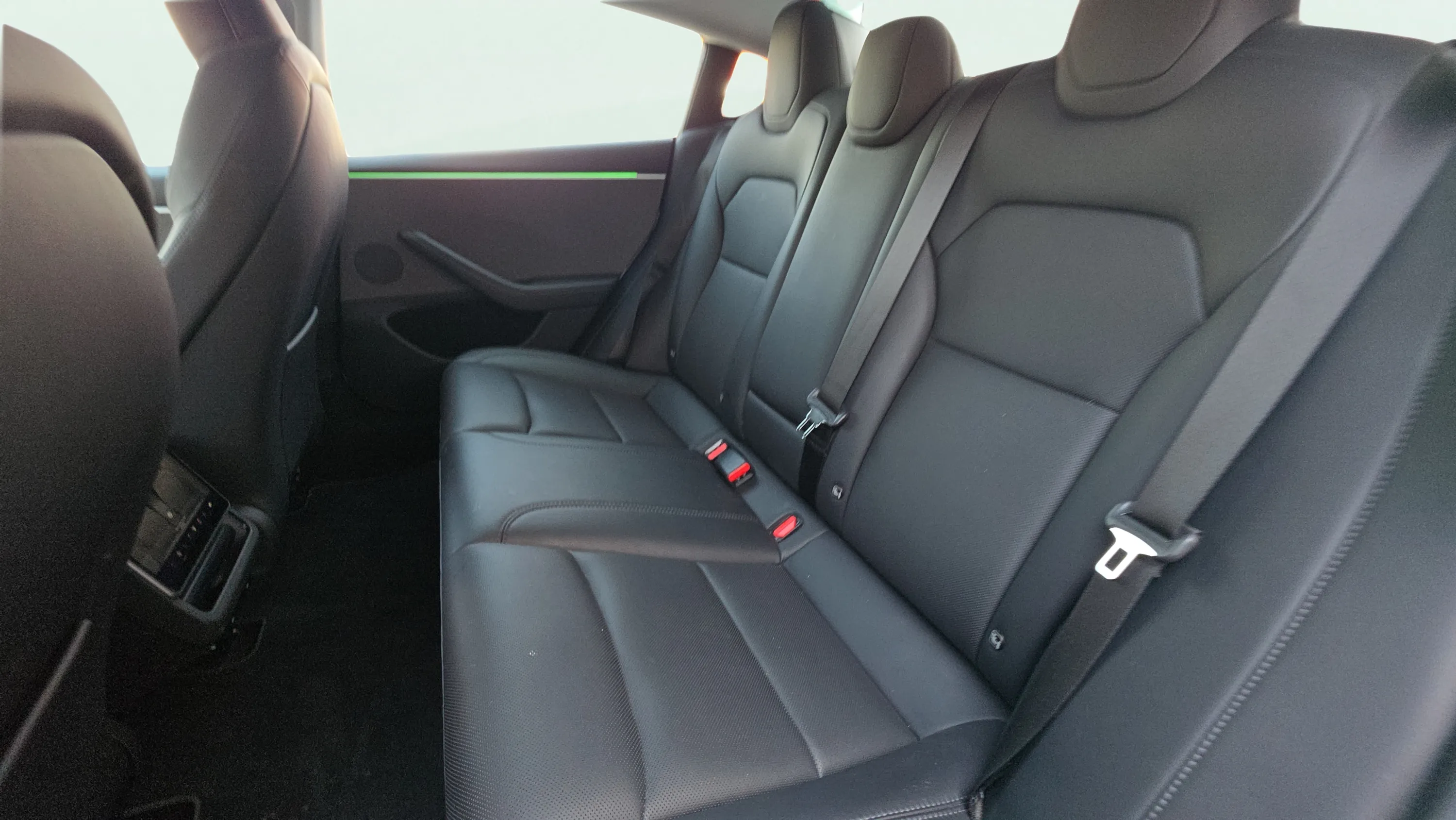 Tesla Model 3 RWD - foto 15