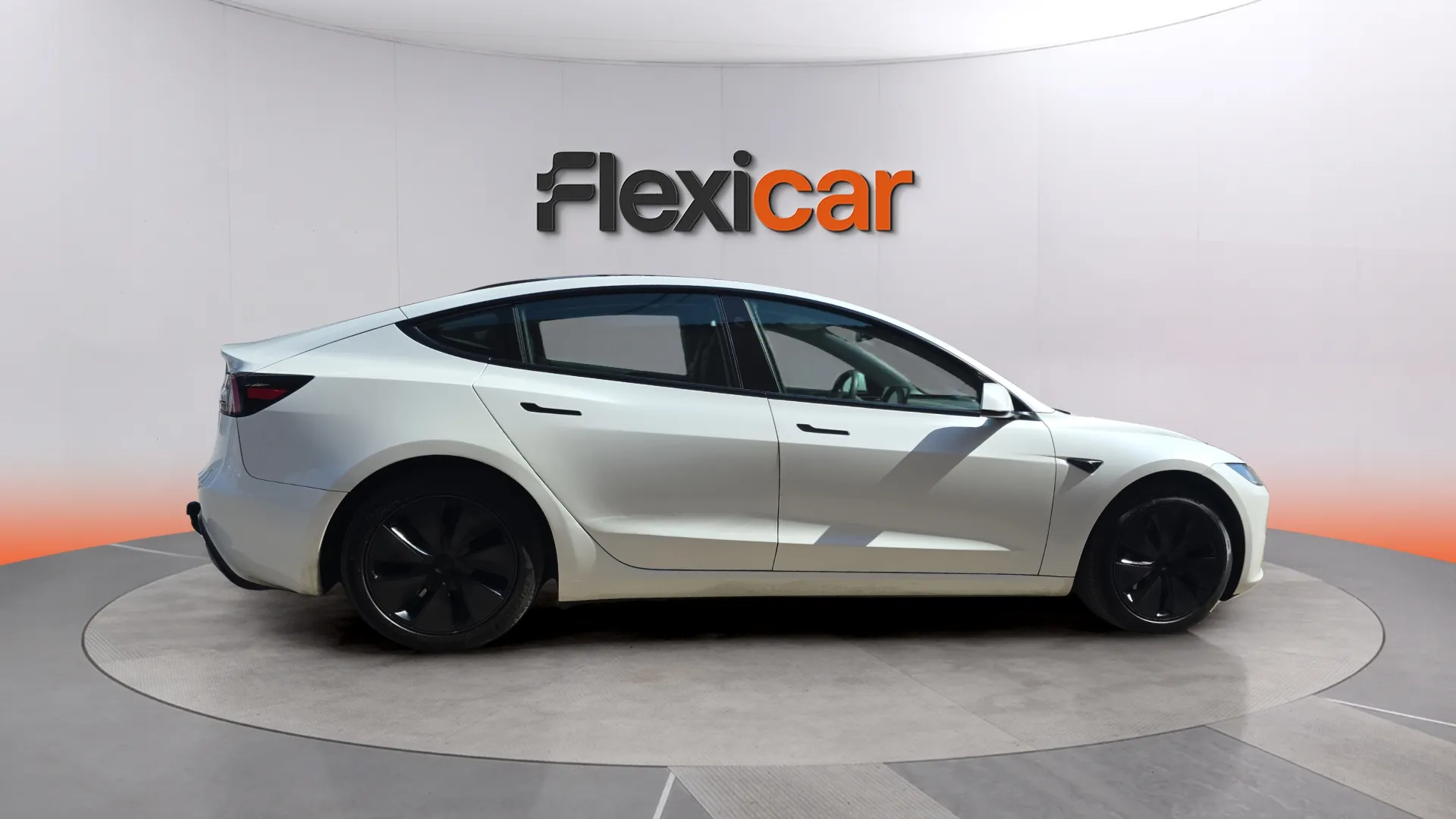 Tesla Model 3 RWD - foto 8