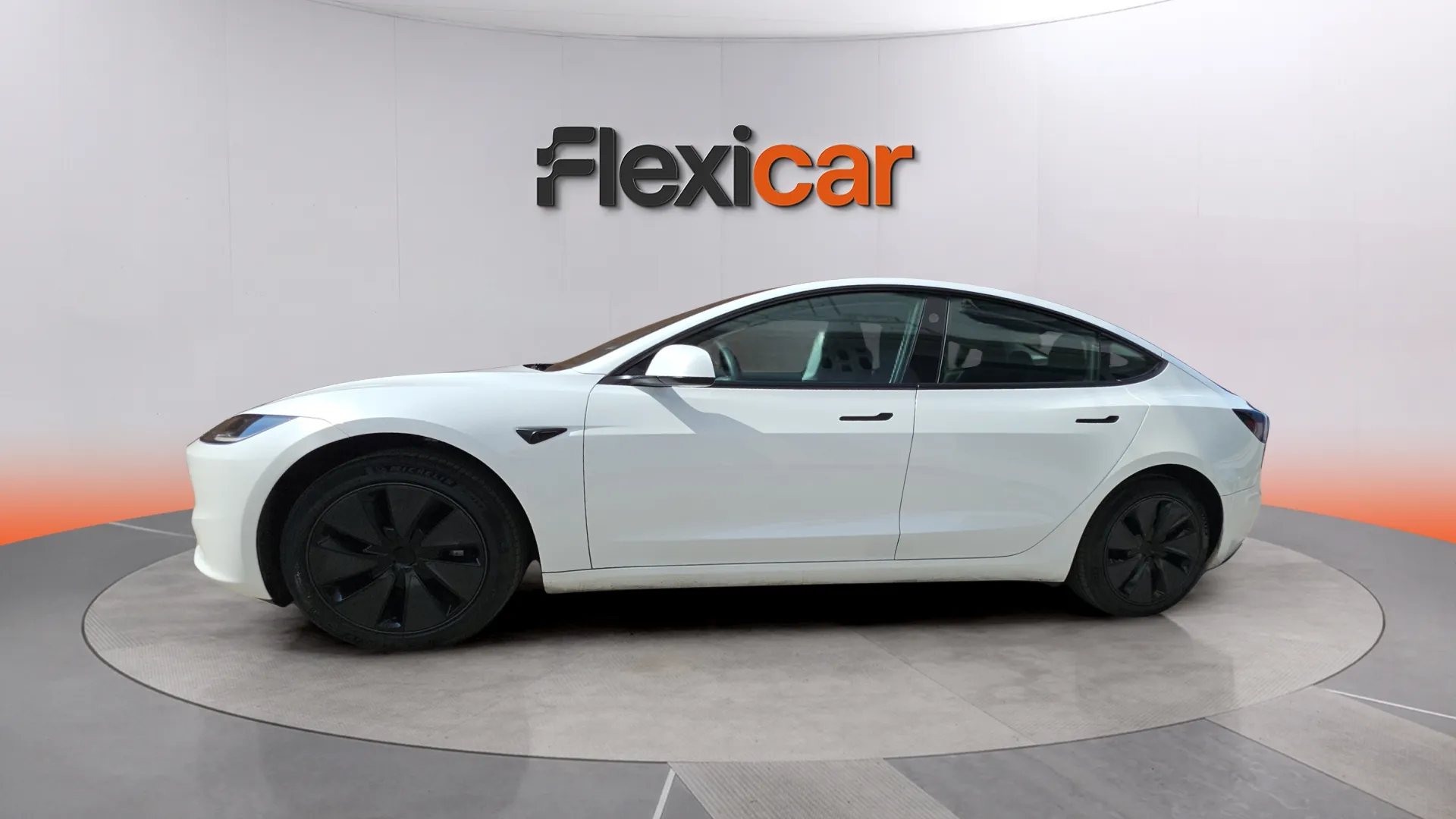 Tesla Model 3 RWD - foto 4