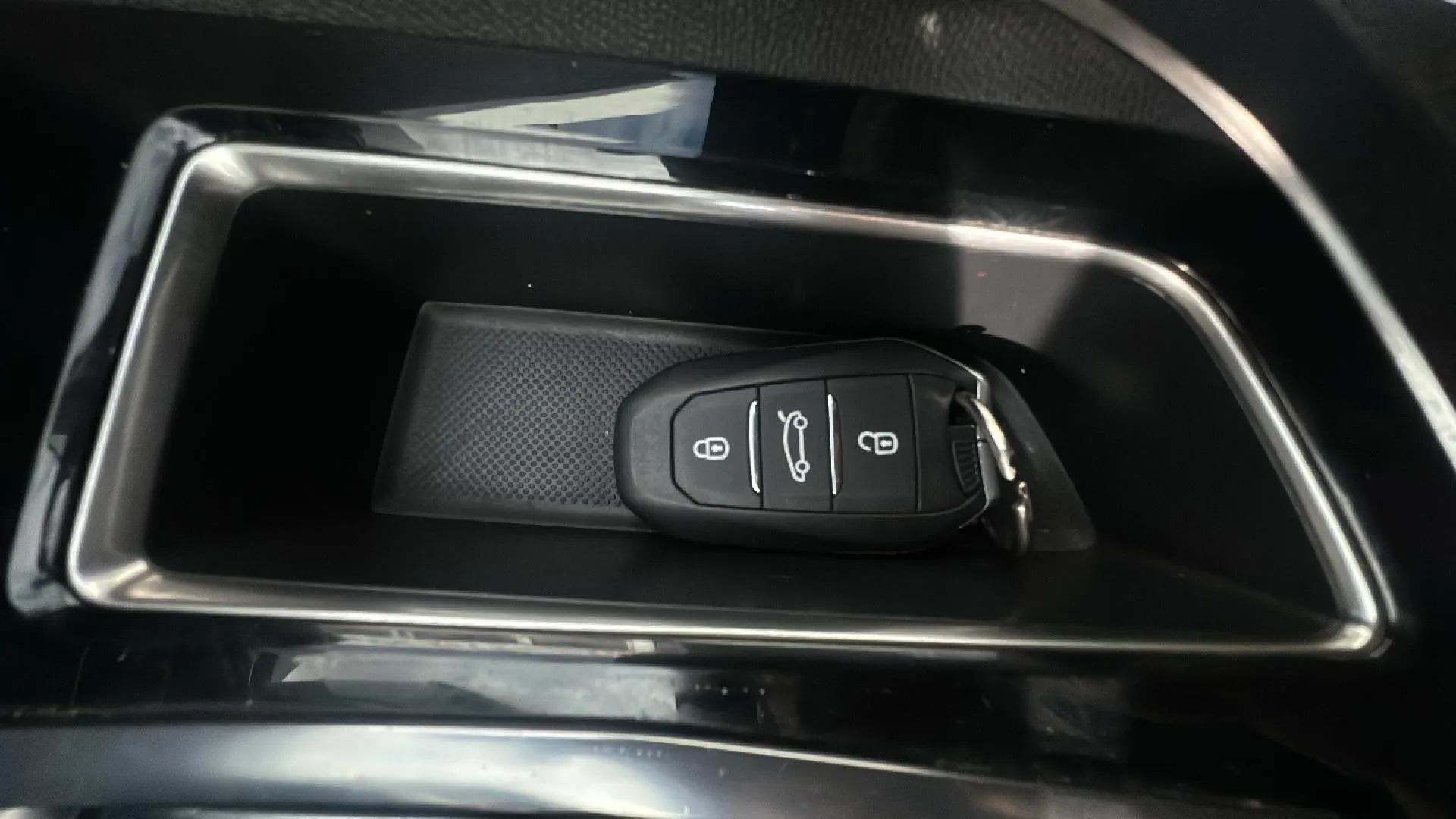 Peugeot 3008 2.0BLUEHDI GT - foto 26