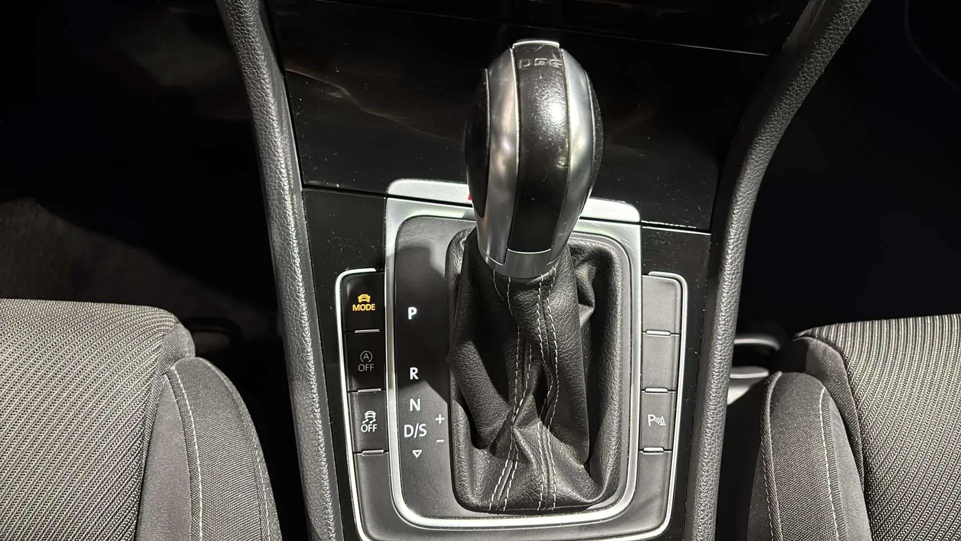 Volkswagen Golf R 2.0 TSI 4Motion DSG - foto 16