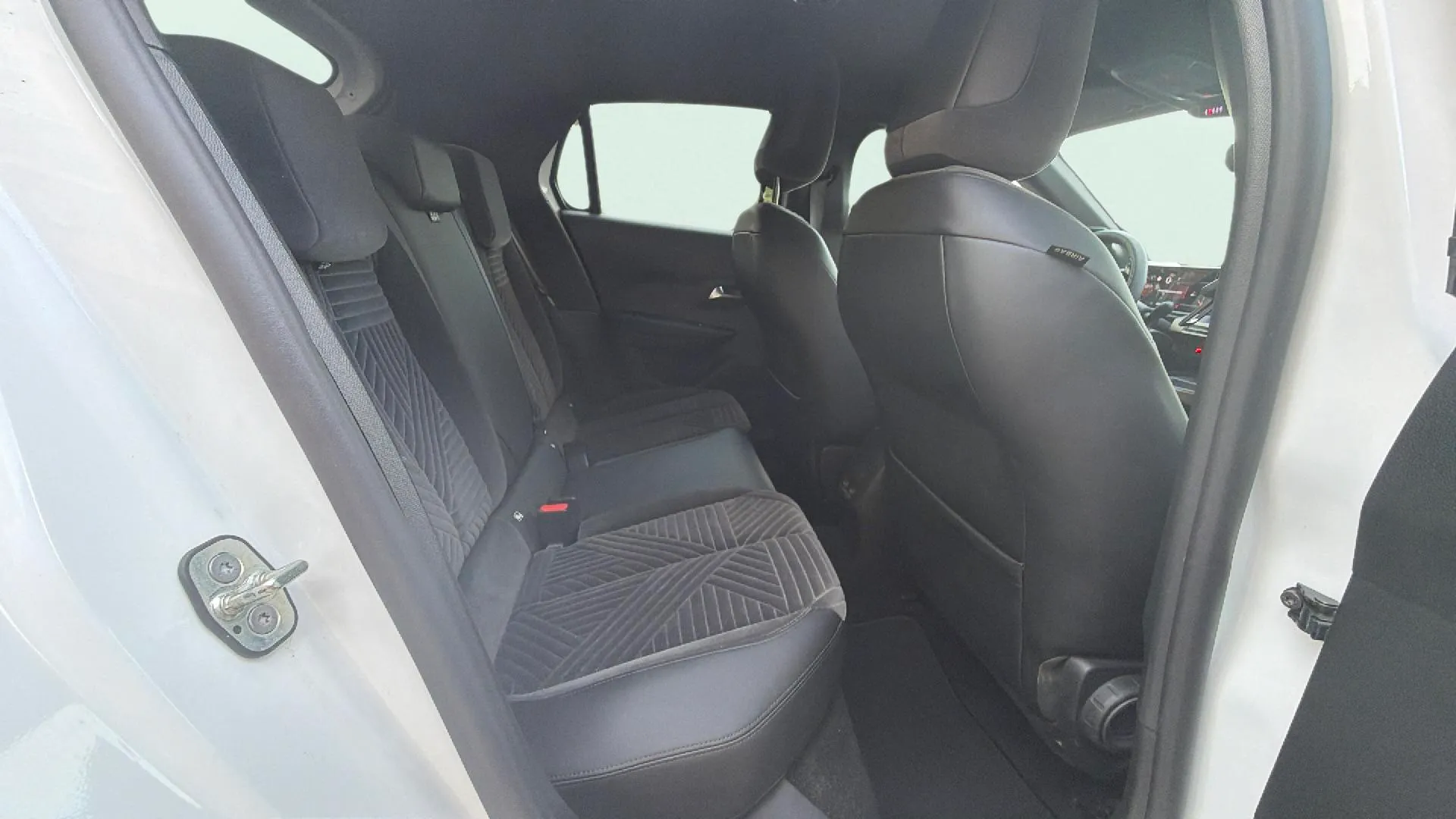 Lancia Ypsilon Hybrid - foto 17