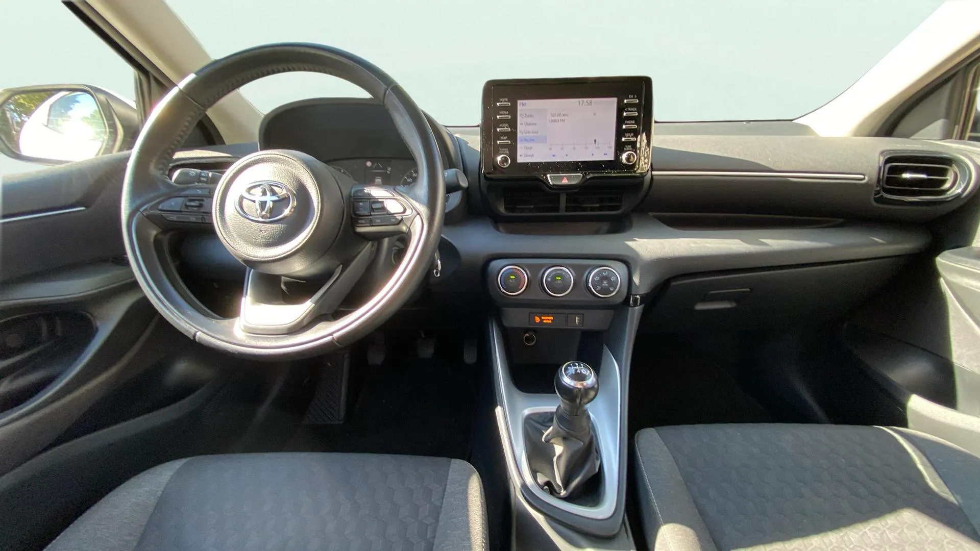Toyota Yaris 1.0 70 Active - foto 16