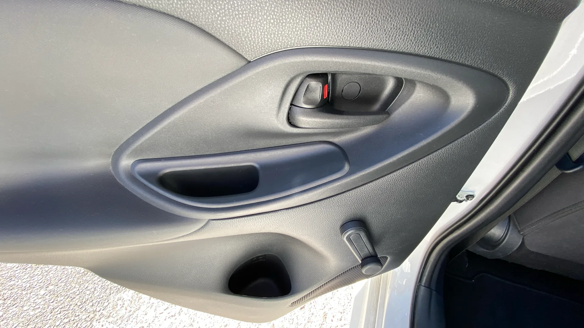 Toyota Yaris 1.0 70 Active - foto 24