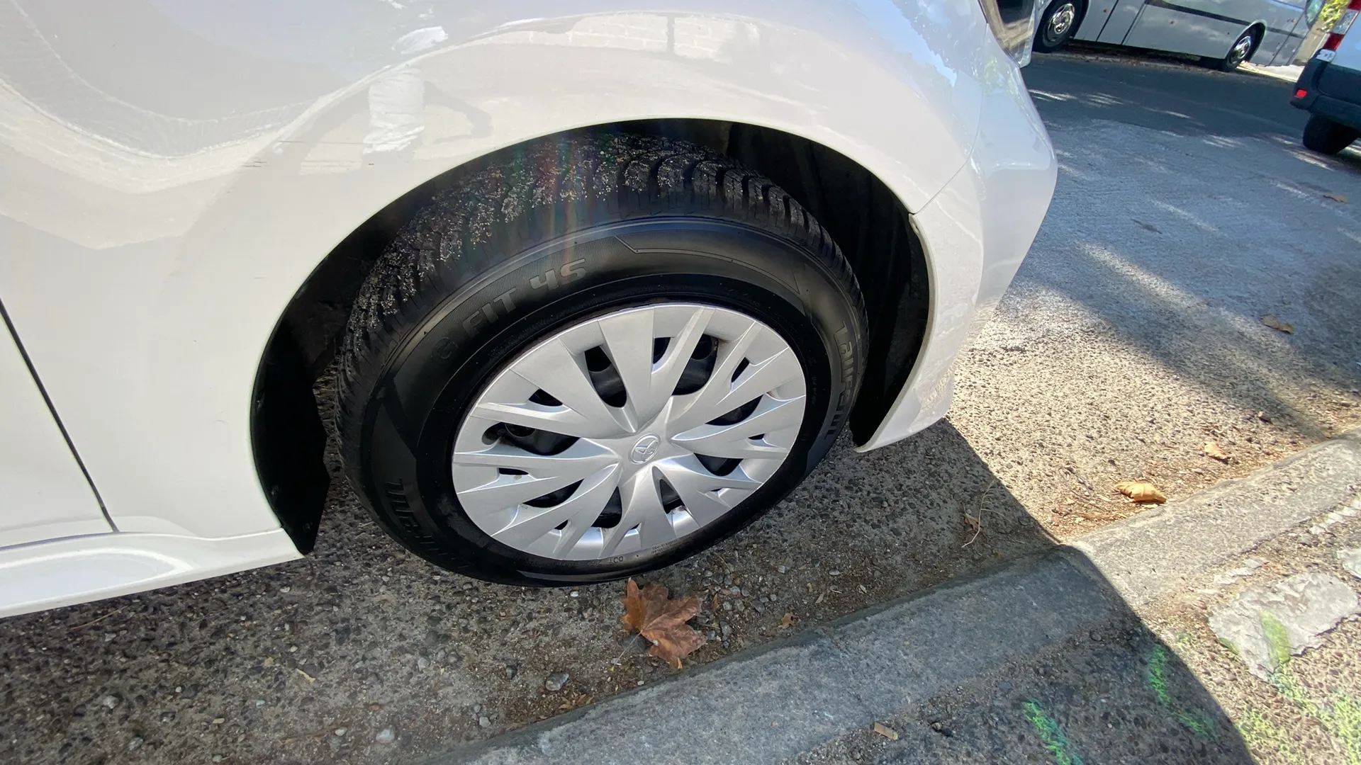 Toyota Yaris 1.0 70 Active - foto 17