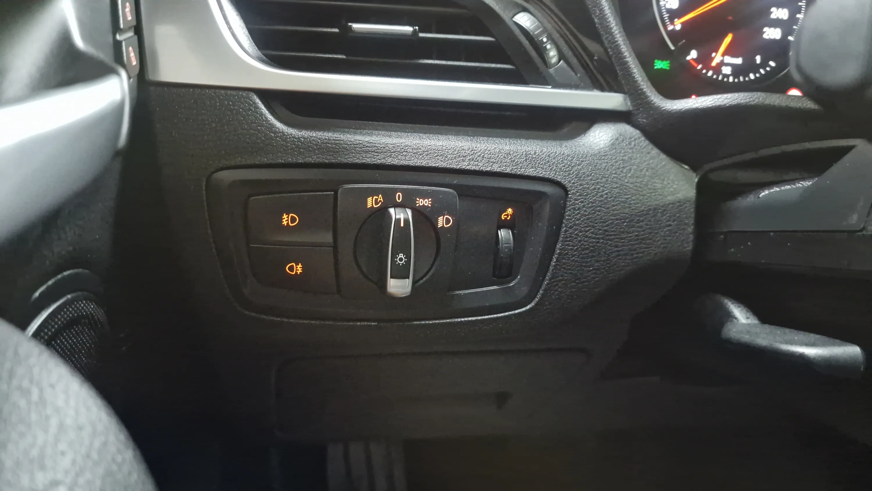 BMW X1 sDrive18d - foto 19