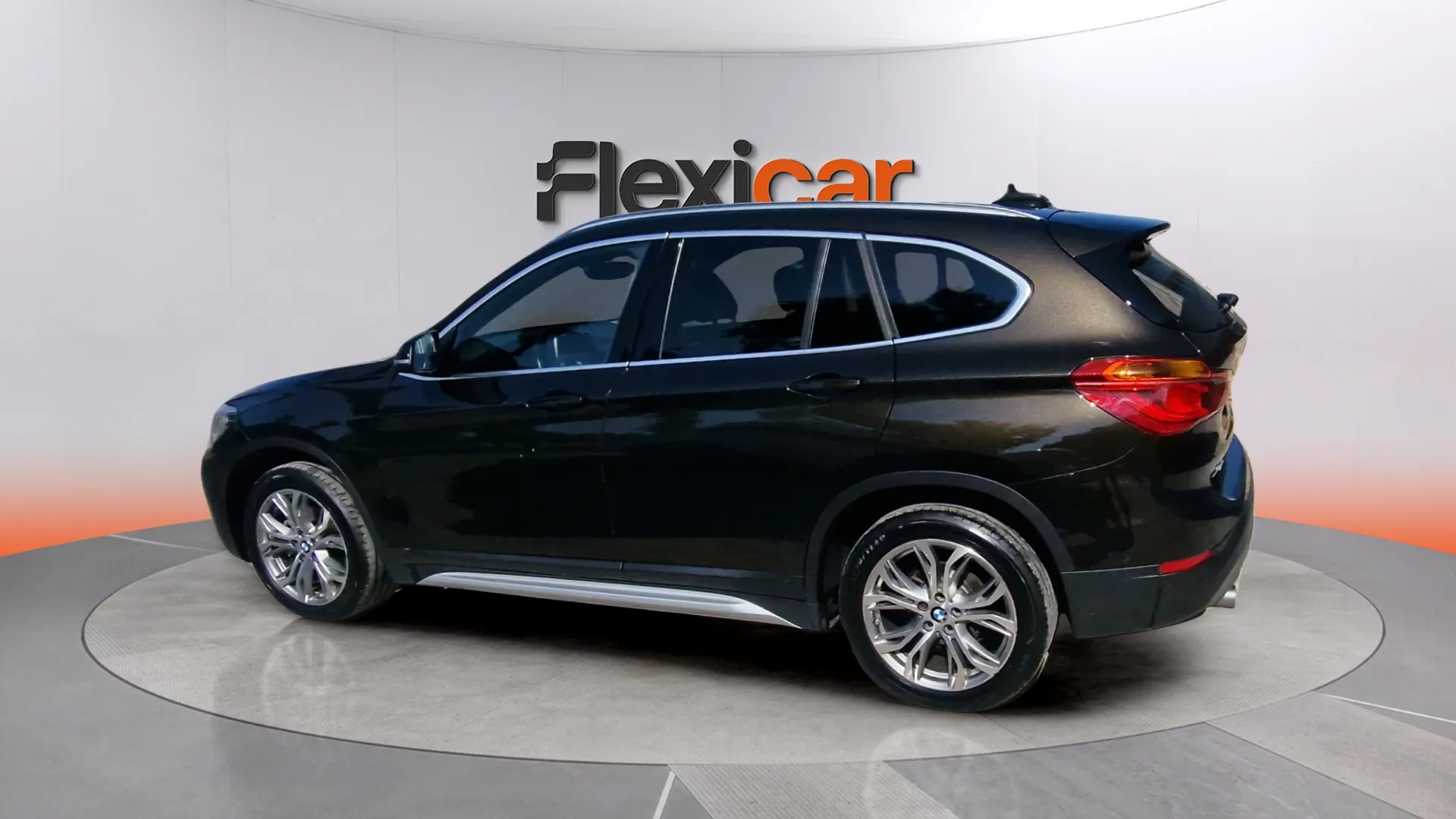 BMW X1 sDrive18d - foto 8