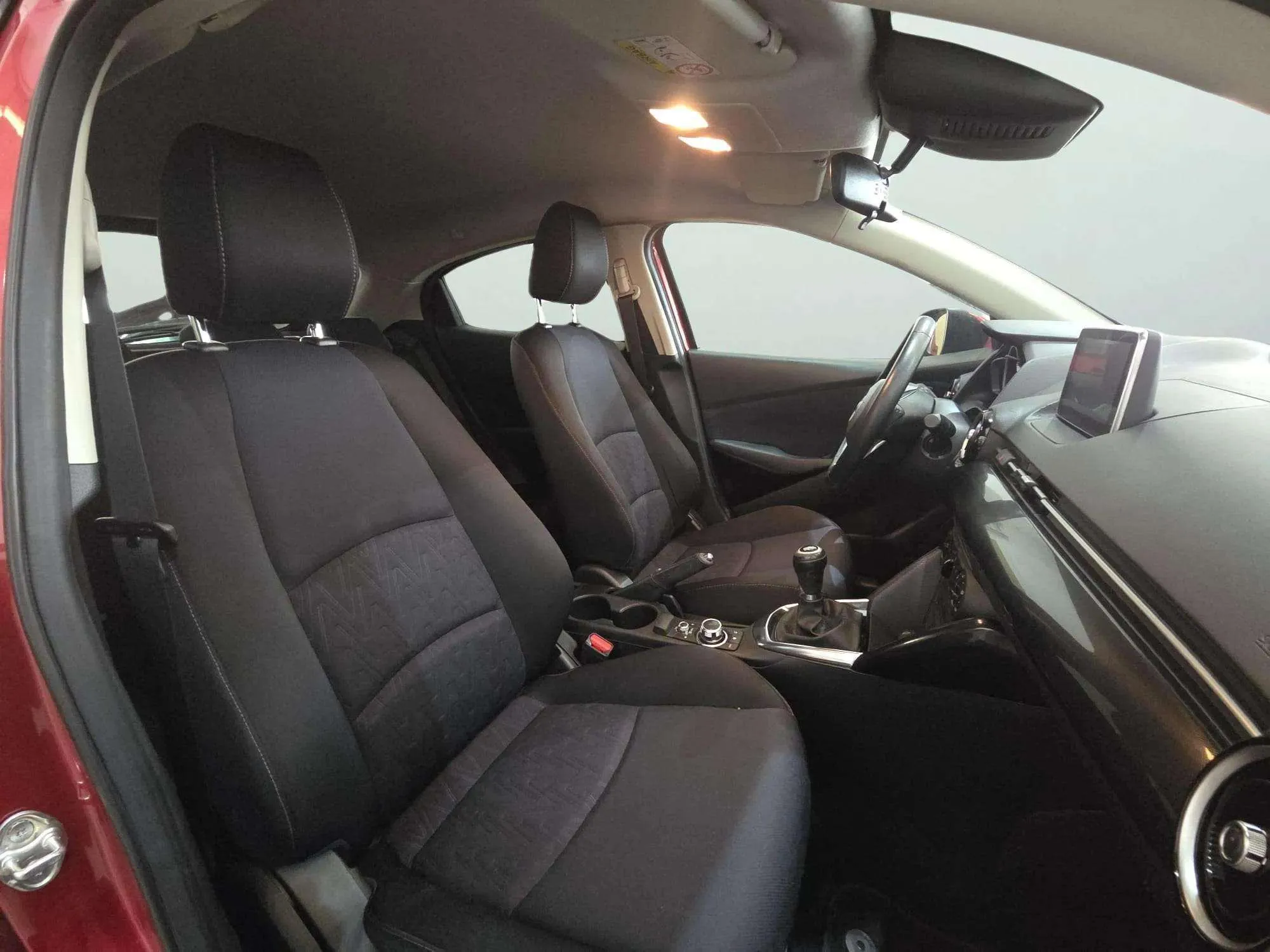 Mazda Mazda2 1.5 GE Luxury - foto 14
