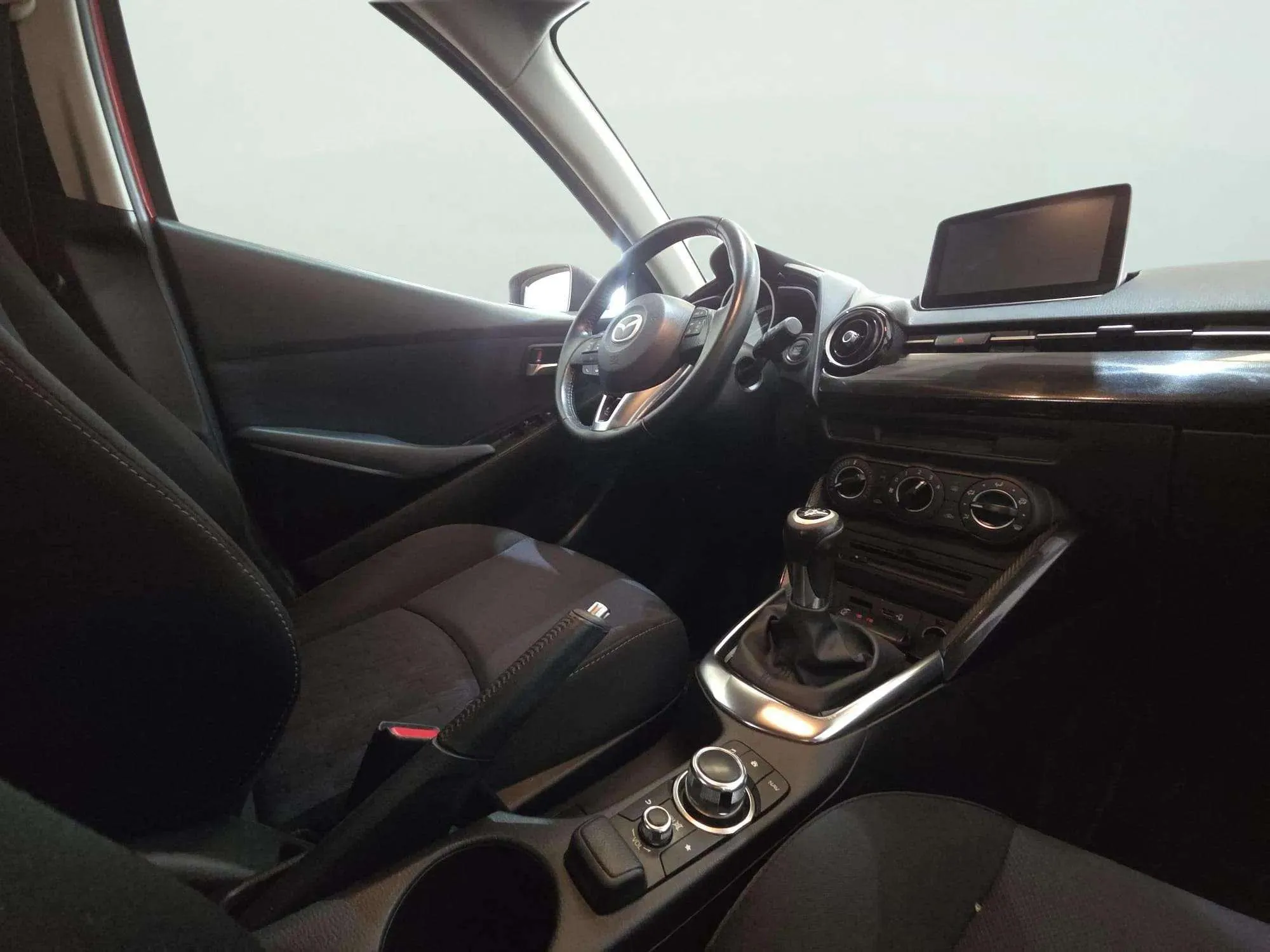 Mazda Mazda2 1.5 GE Luxury - foto 13