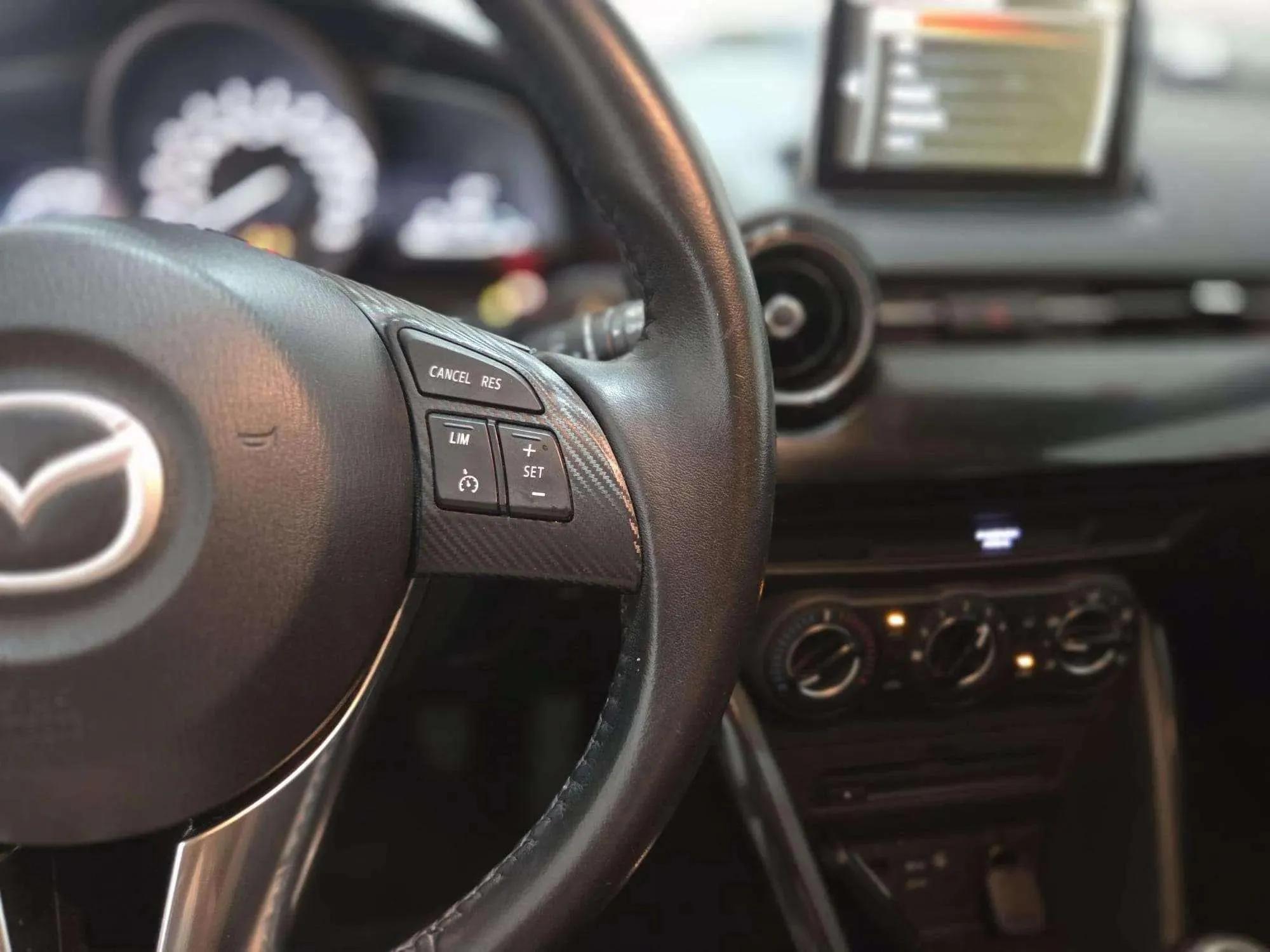 Mazda Mazda2 1.5 GE Luxury - foto 19