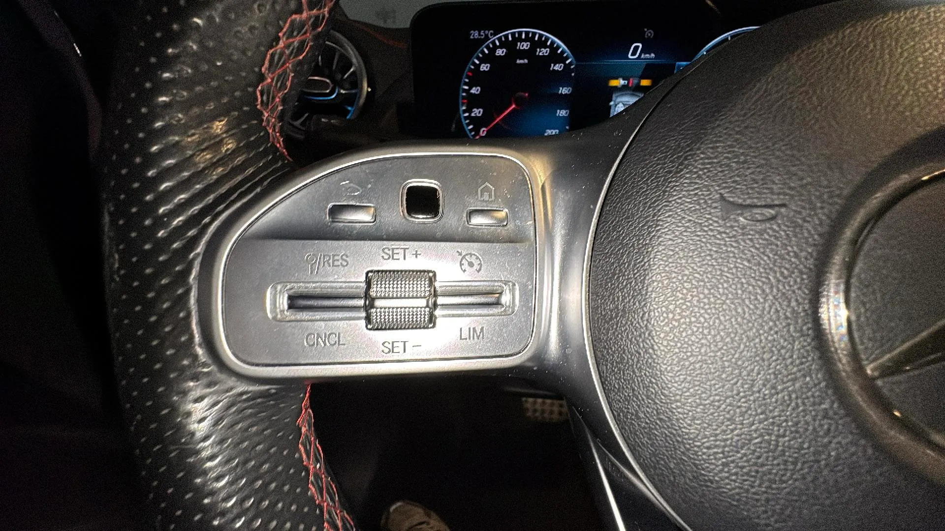 Mercedes-Benz EQA 250 - foto 15