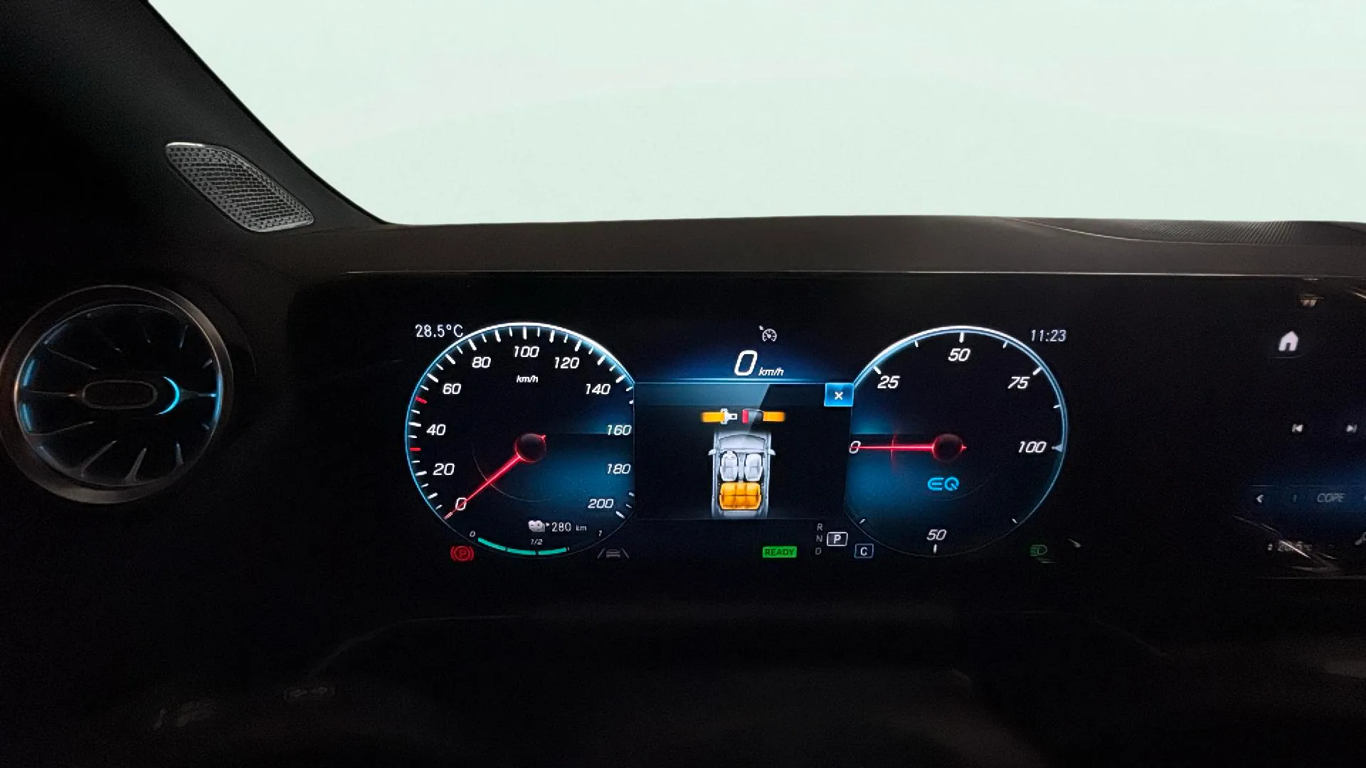 Mercedes-Benz EQA 250 - foto 8