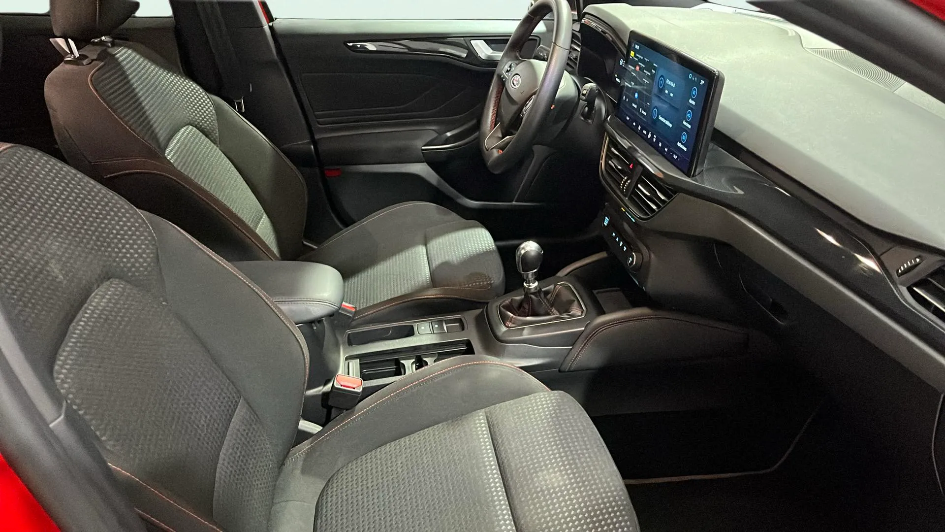 Ford Focus ST-Line 1.0T EcoBoost mHEV - foto 14
