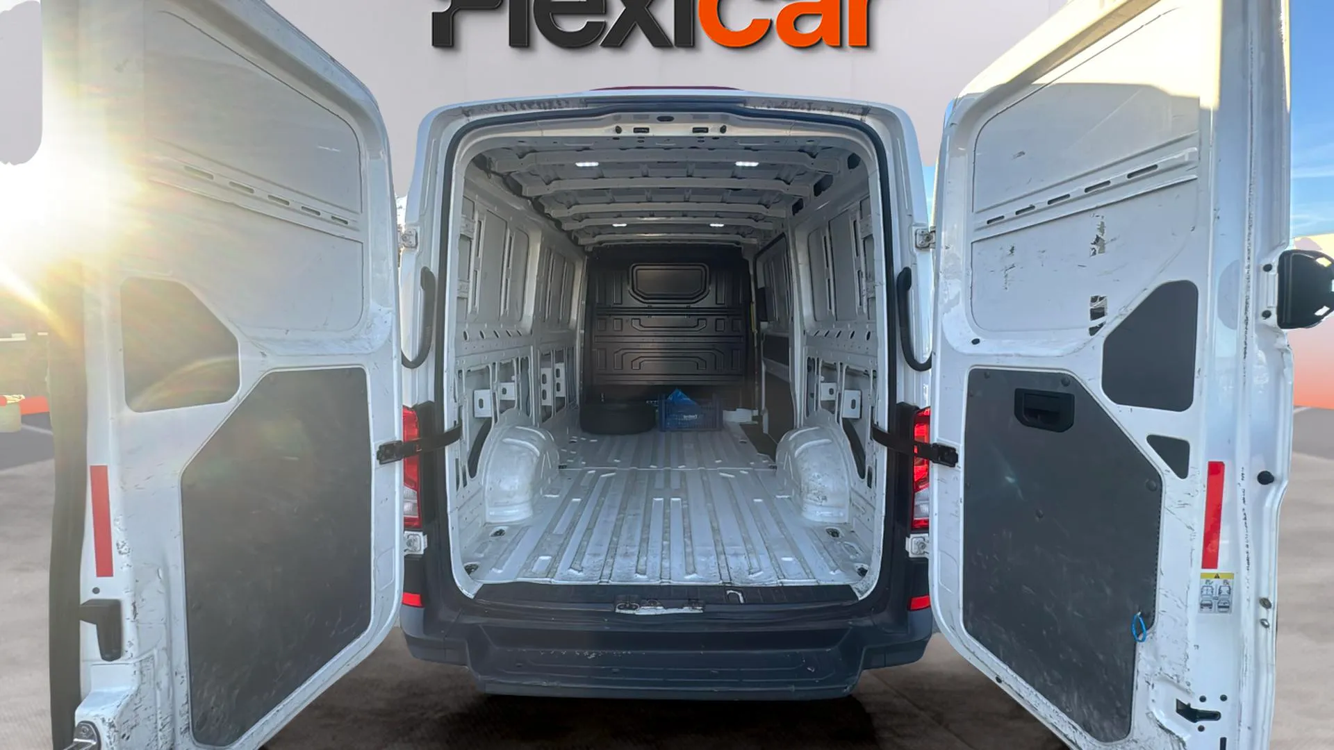 Volkswagen Crafter 30 TDI102 FGN L3H2 FWD - foto 12