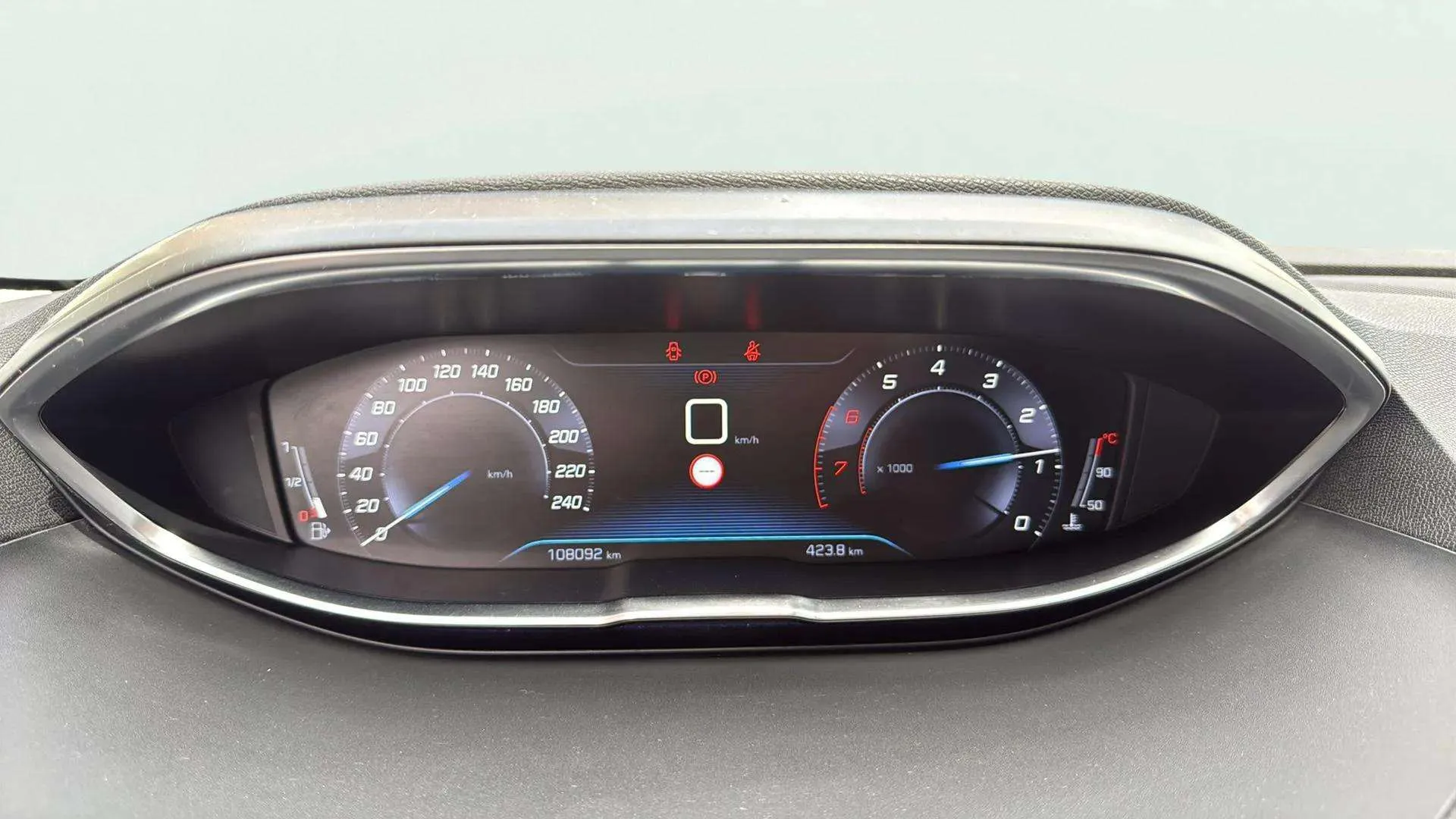 Peugeot 5008 Allure 1.2L PureTech - foto 13