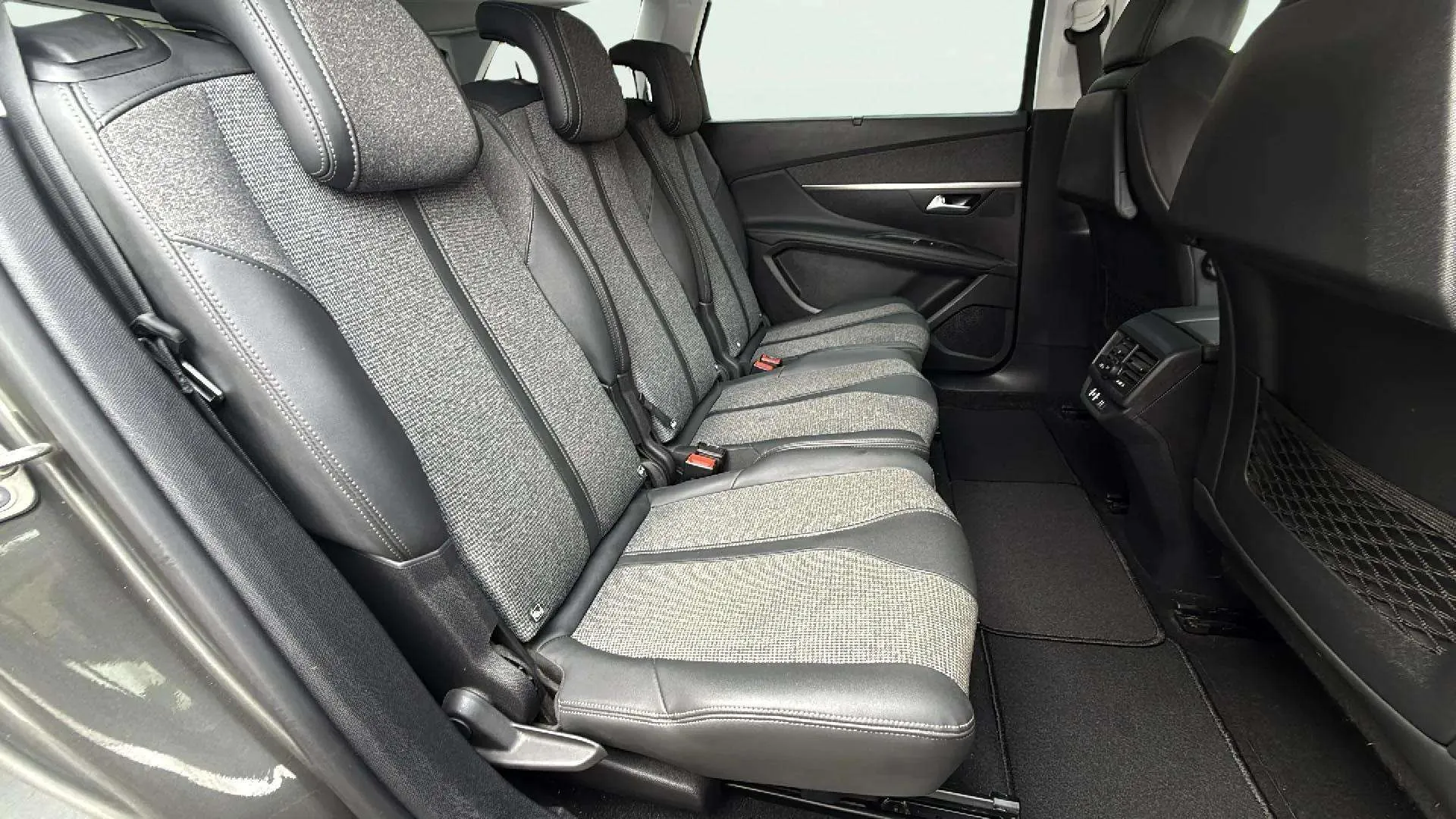 Peugeot 5008 Allure 1.2L PureTech - foto 17