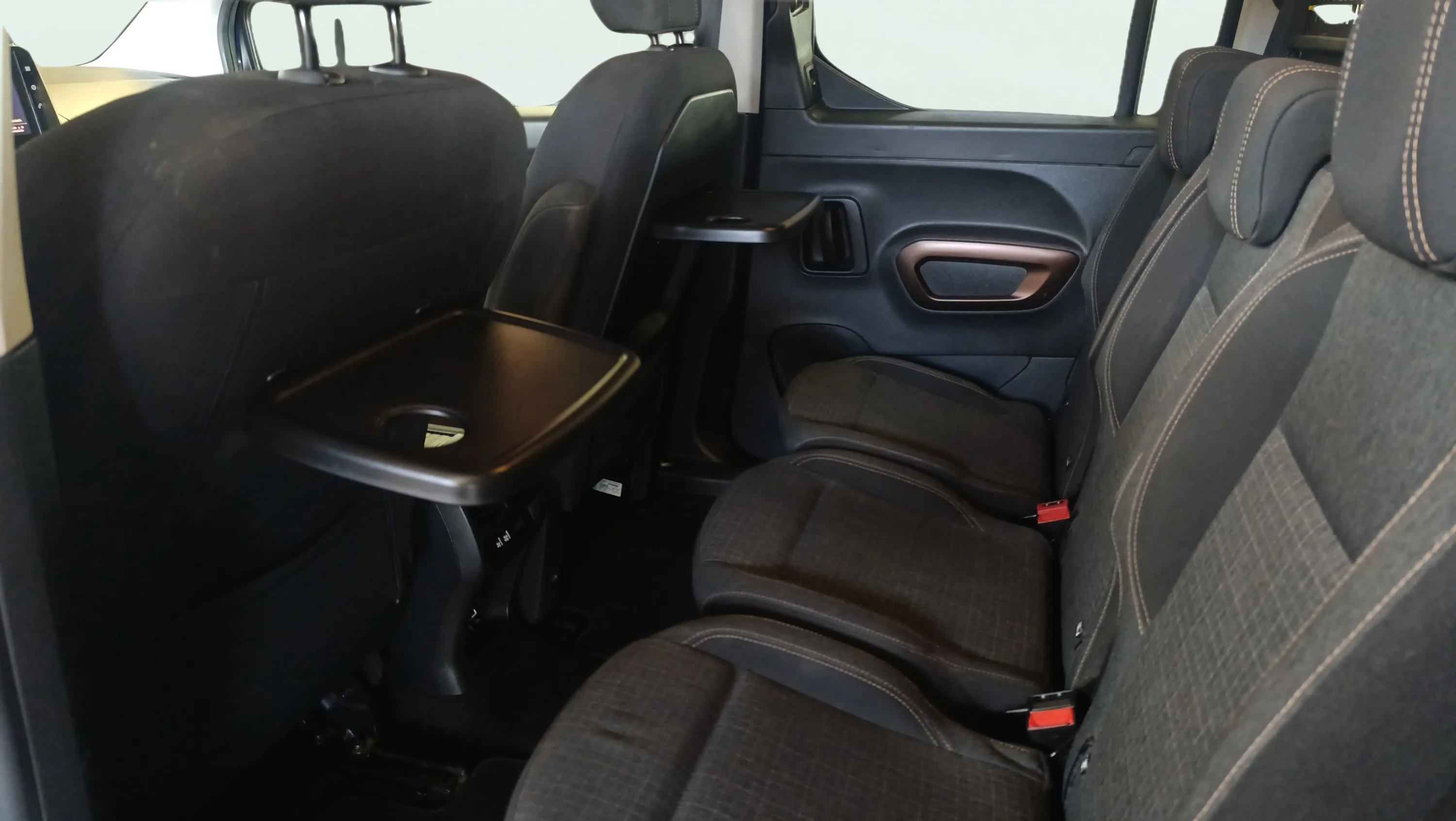 Peugeot Rifter GT BlueHDi 100 - foto 32