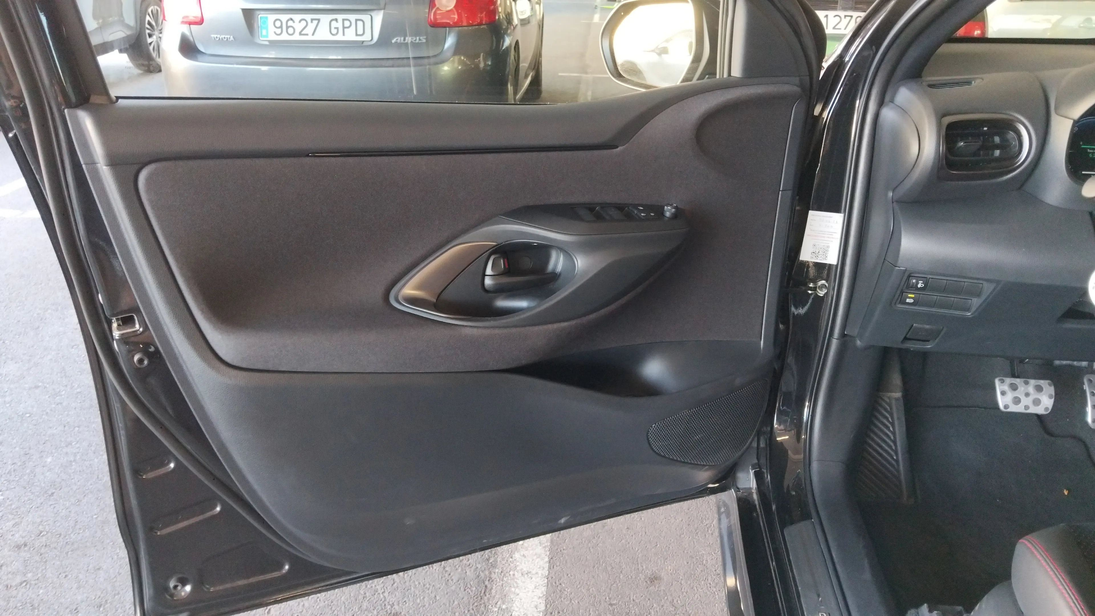 Toyota Yaris 1.5 130H GR Sport - foto 20