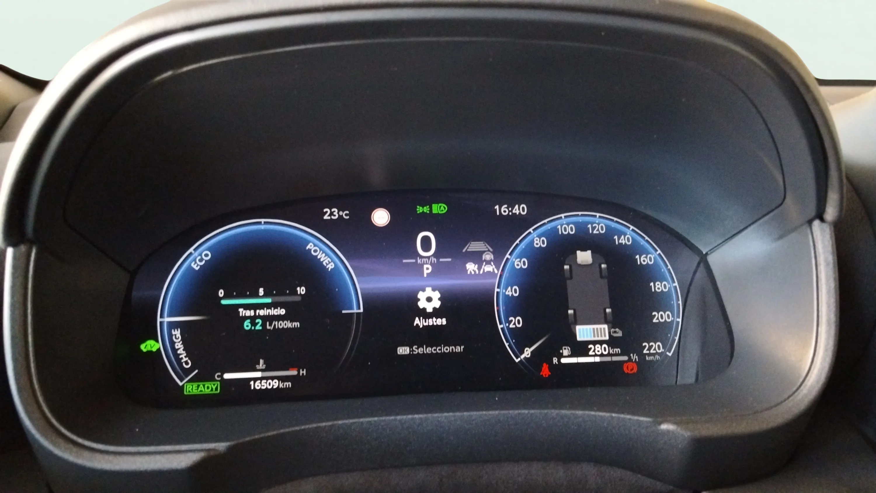 Toyota Yaris 1.5 130H GR Sport - foto 16