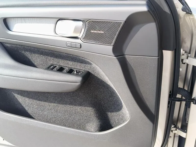 Volvo XC40 2.0 B4 G Ultimate Dark - foto 34