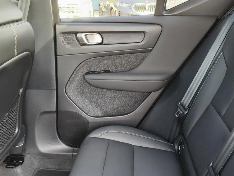 Volvo XC40 2.0 B4 G Ultimate Dark - foto 36