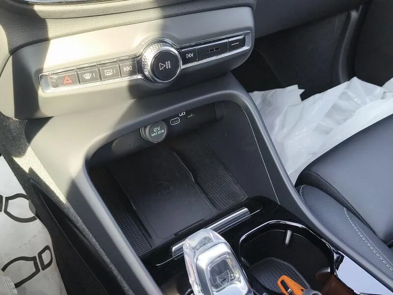 Volvo XC40 2.0 B4 G Ultimate Dark - foto 12