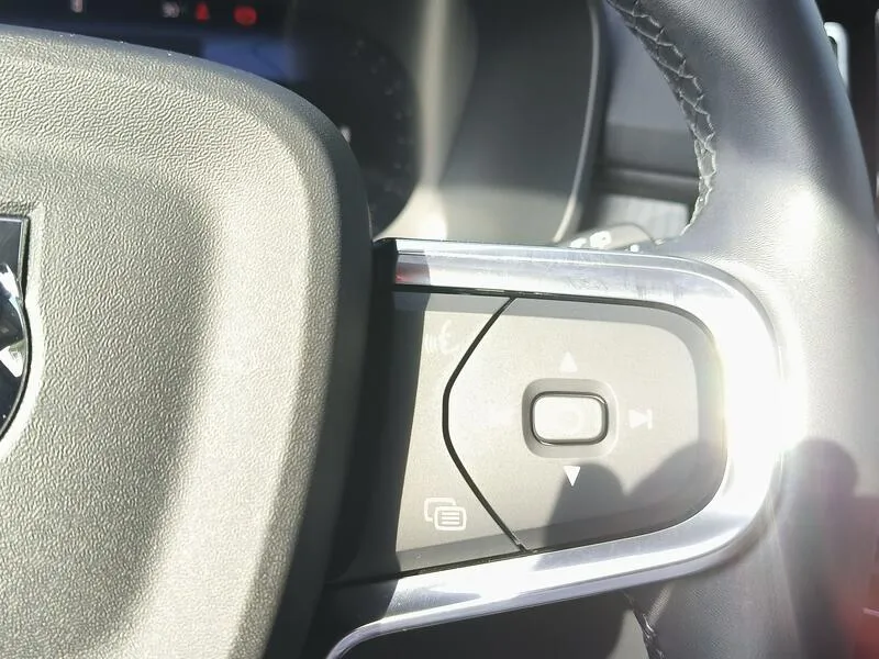 Volvo XC40 2.0 B4 G Ultimate Dark - foto 27