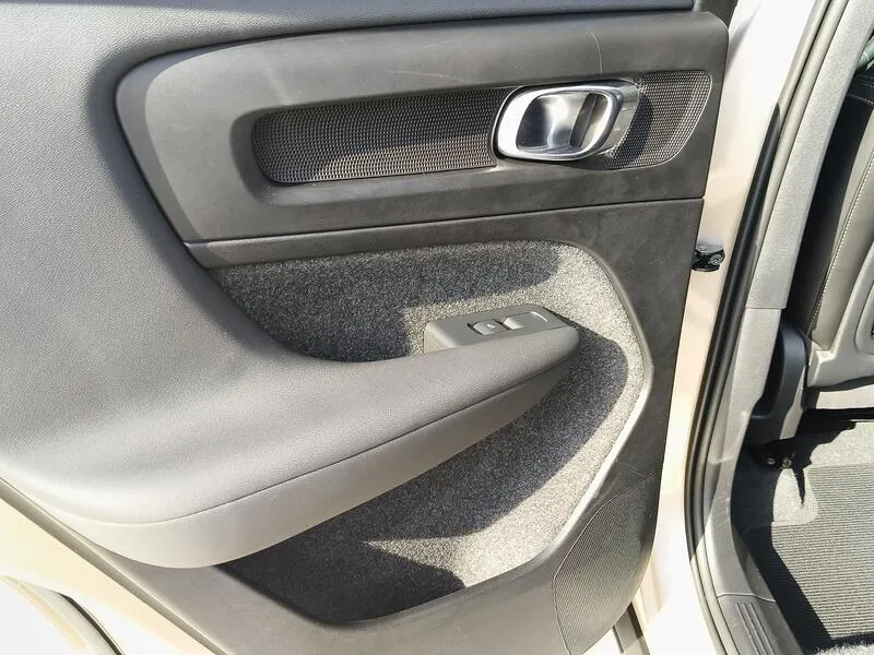 Volvo XC40 2.0 B4 G Ultimate Dark - foto 39
