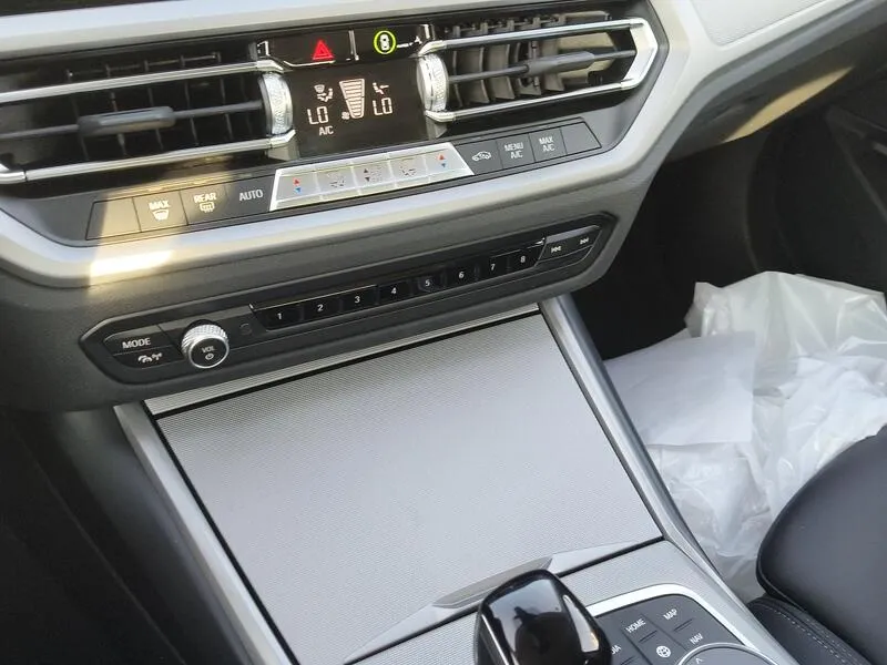 BMW Serie 3 318d - foto 12
