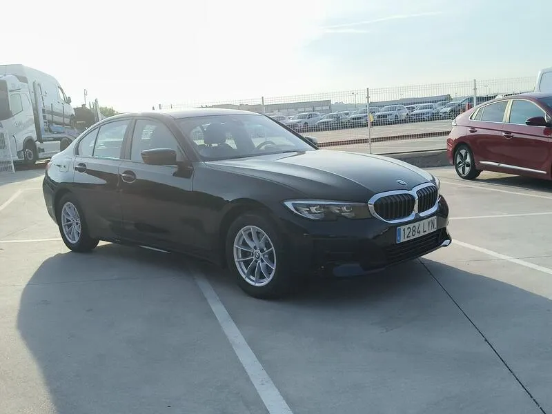 BMW Serie 3 318d - foto 8